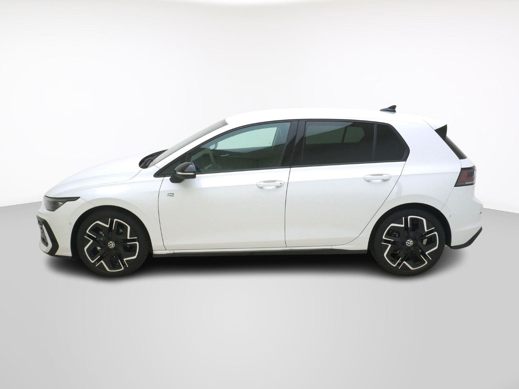 VW Golf VIII 1.5 eTSI R-Line DSG