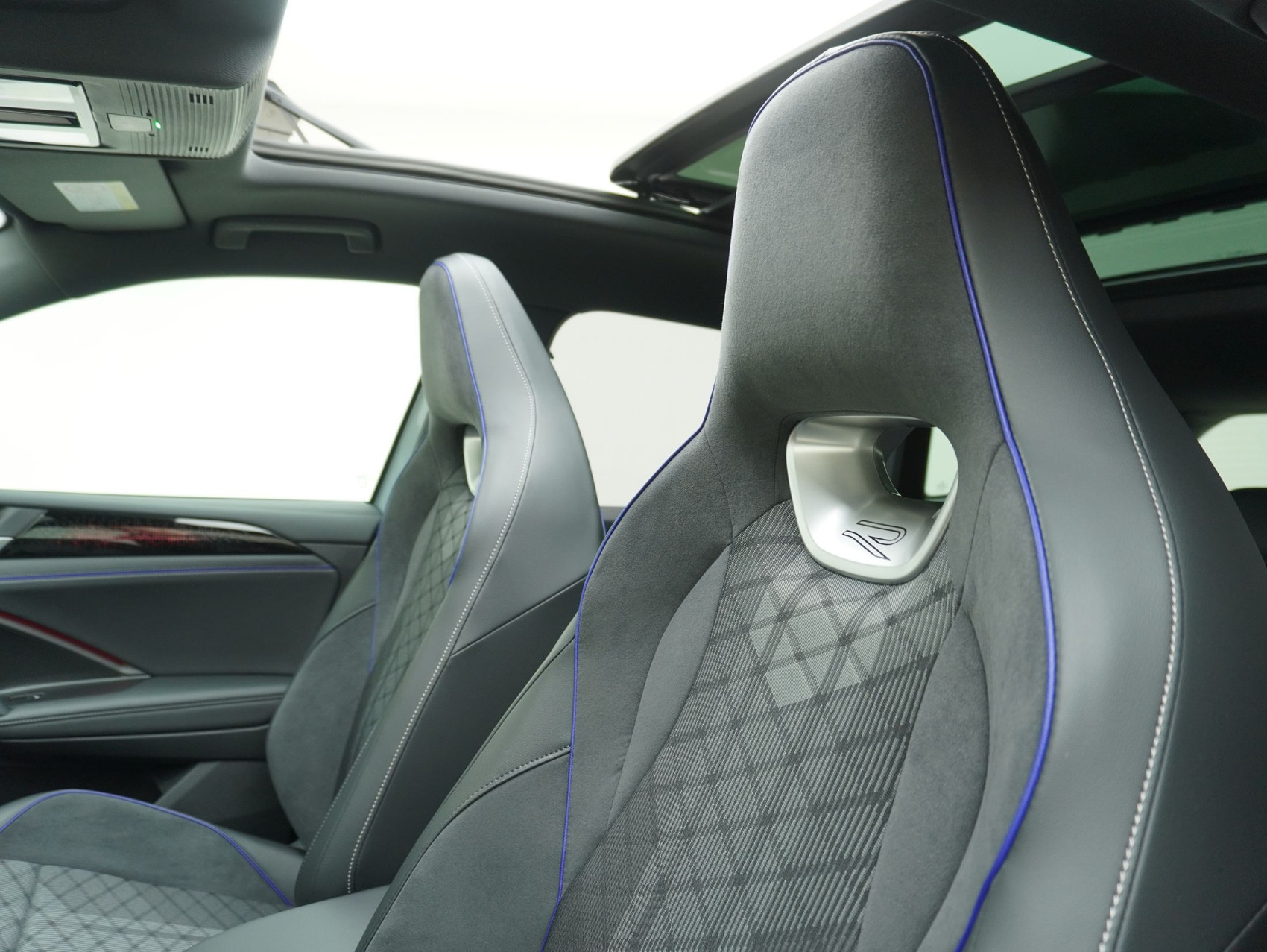 VW Tiguan 2.0 TSI DSG R-Line 4Motion