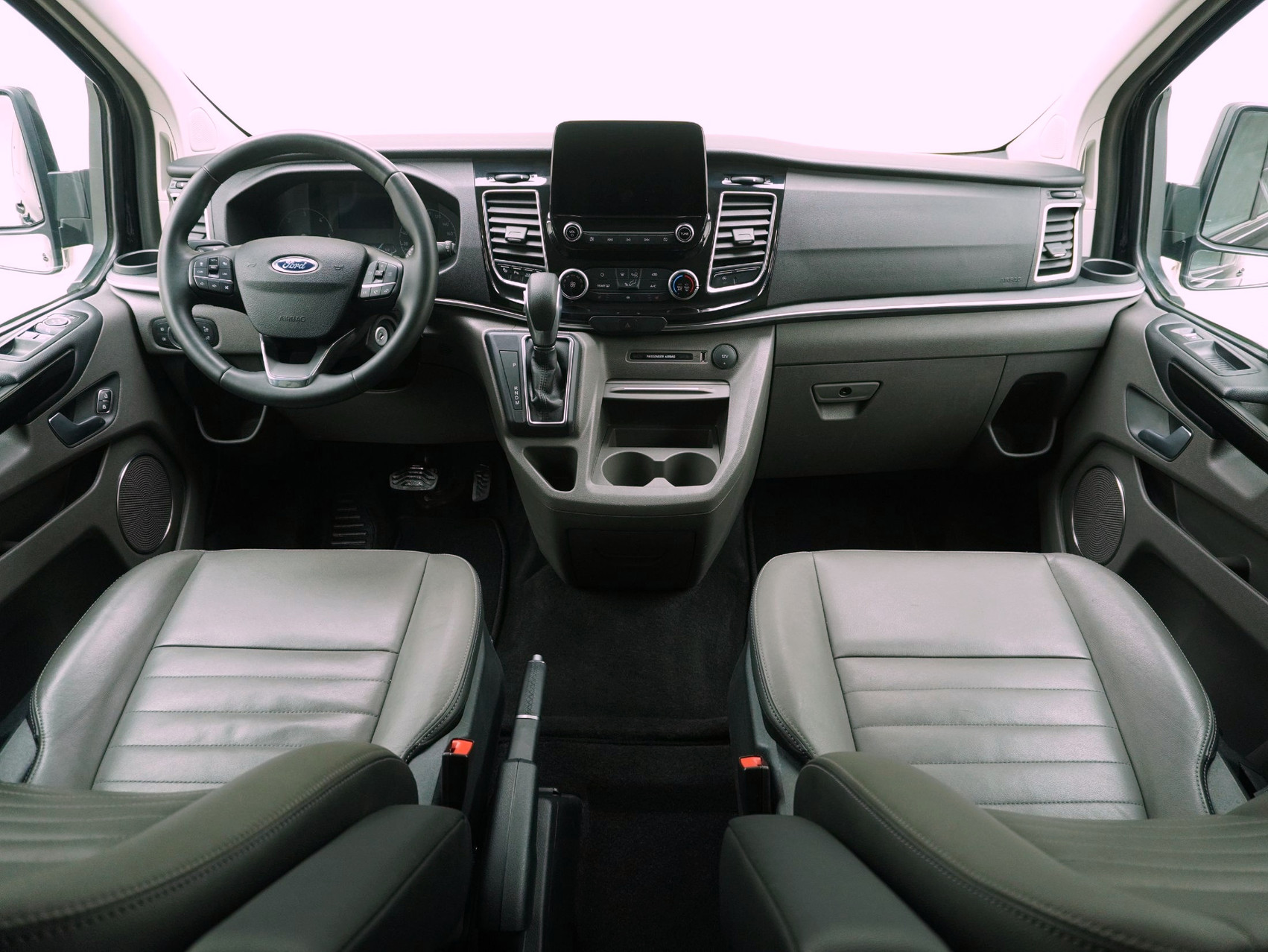 FORD Tourneo C Bus 320 L2 2.0 TDCi Titanium X