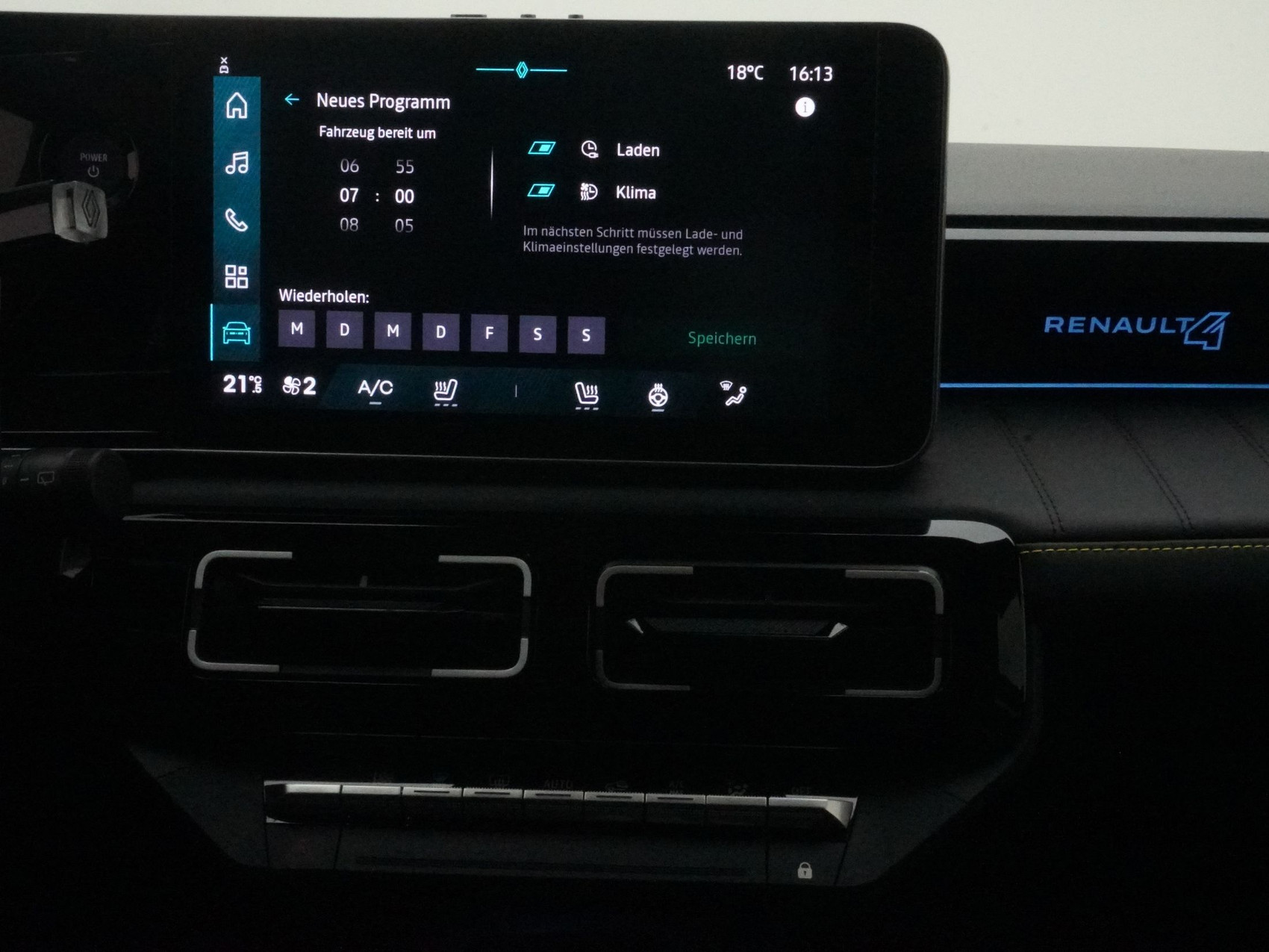 RENAULT R4 E-Tech Comfort Range iconic