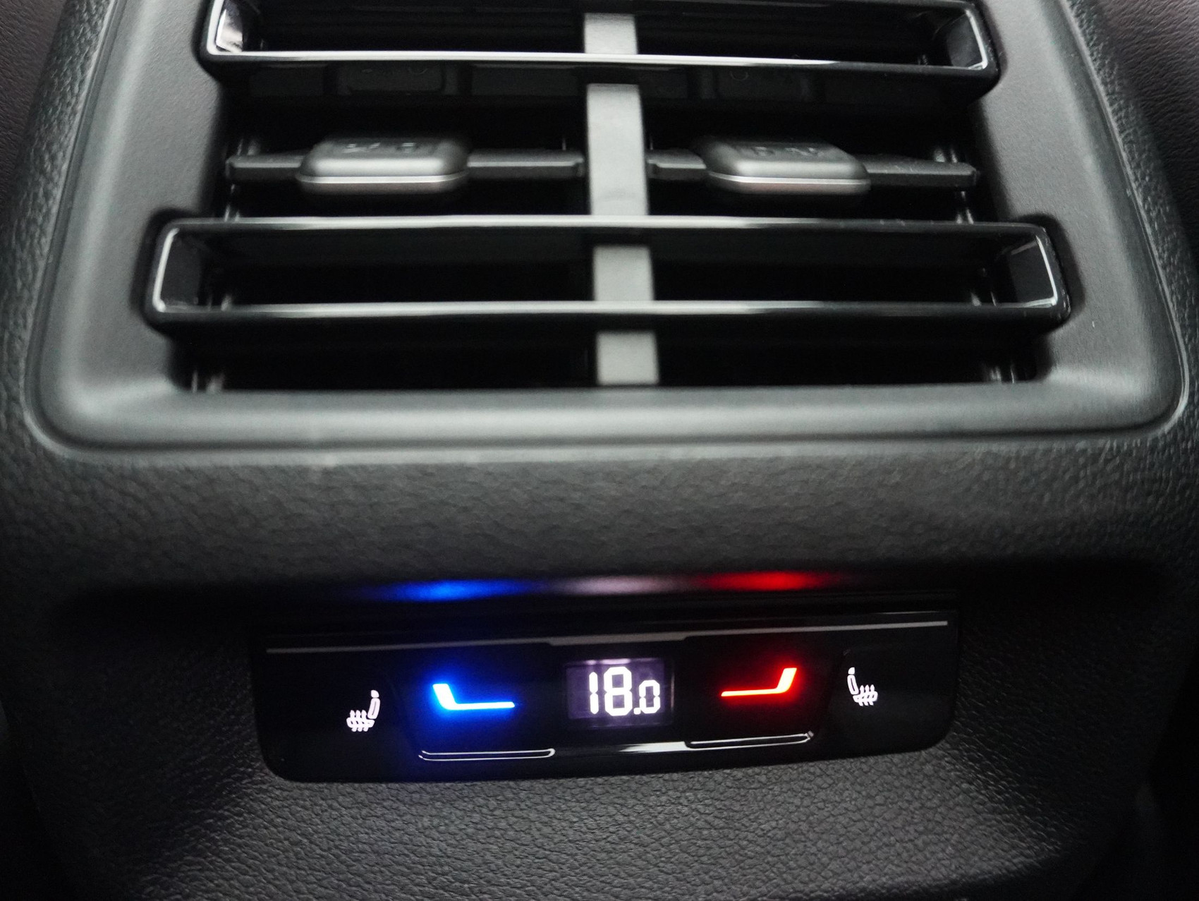 VW Tiguan 2.0 TSI DSG R-Line Black Style 4Motion (2025)