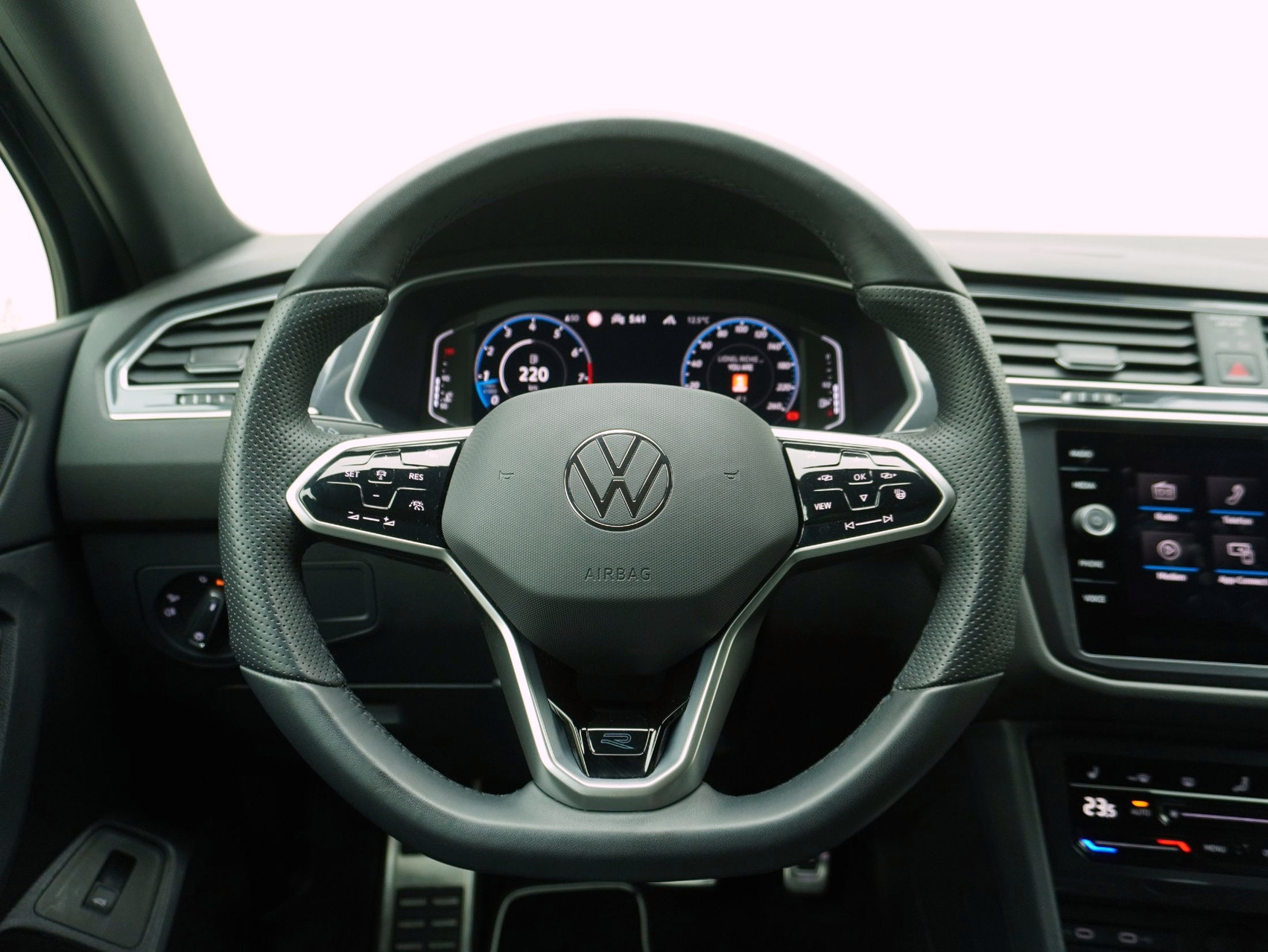 VW Tiguan Allspace 2.0 TSI DSG R-Line Black Style 4Motion