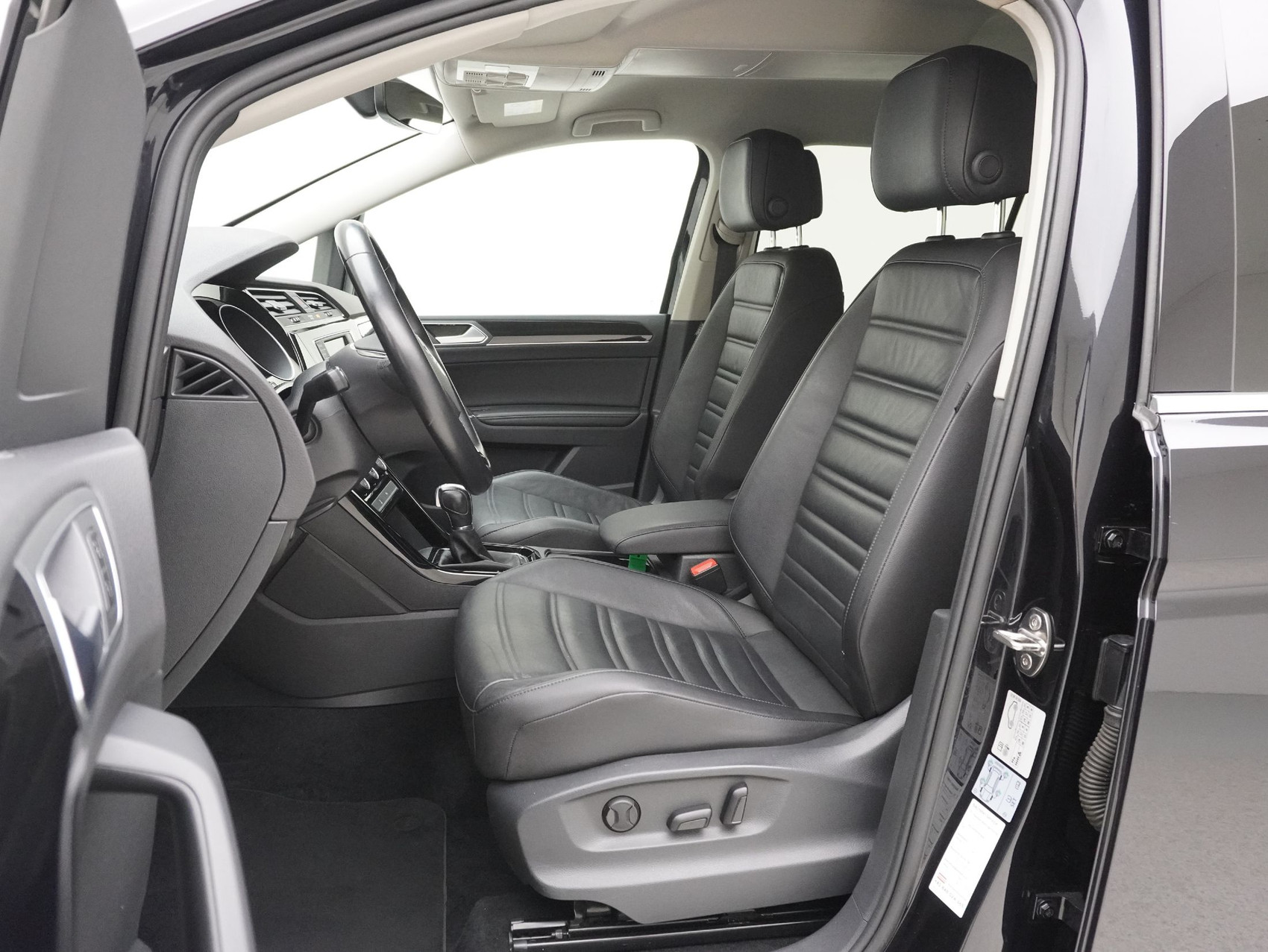 VW Touran 2.0 TDI DSG Highline **7-Plätzer**