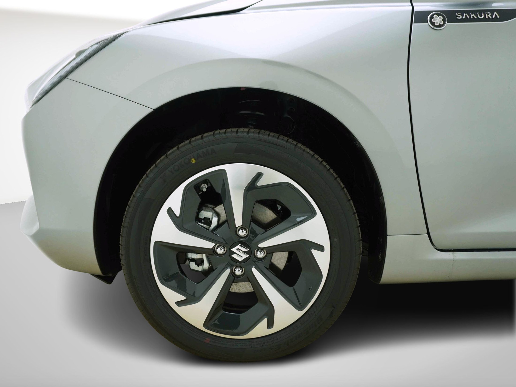 SUZUKI Swift 1.2 Sakura Top Hybrid 4×4