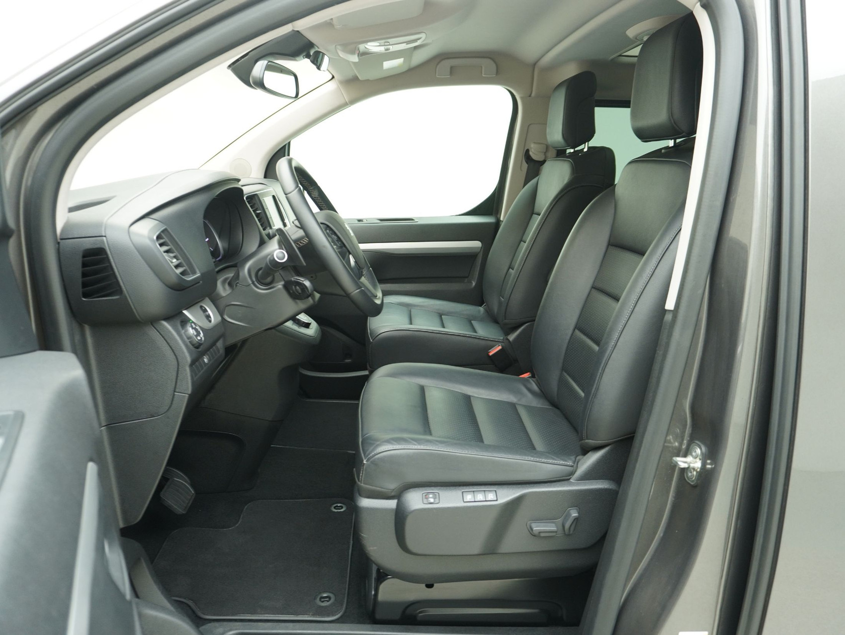 PEUGEOT Traveller Standard 2.0 BlueHDi Allure