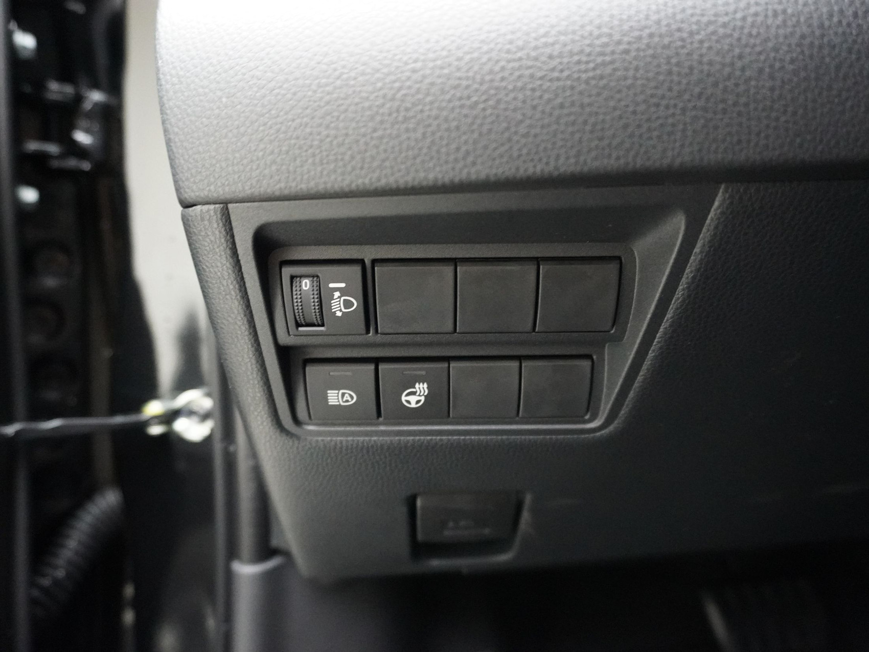 TOYOTA Yaris 1.5 VVT-i HSD Trend ** inkl. W-Räder **