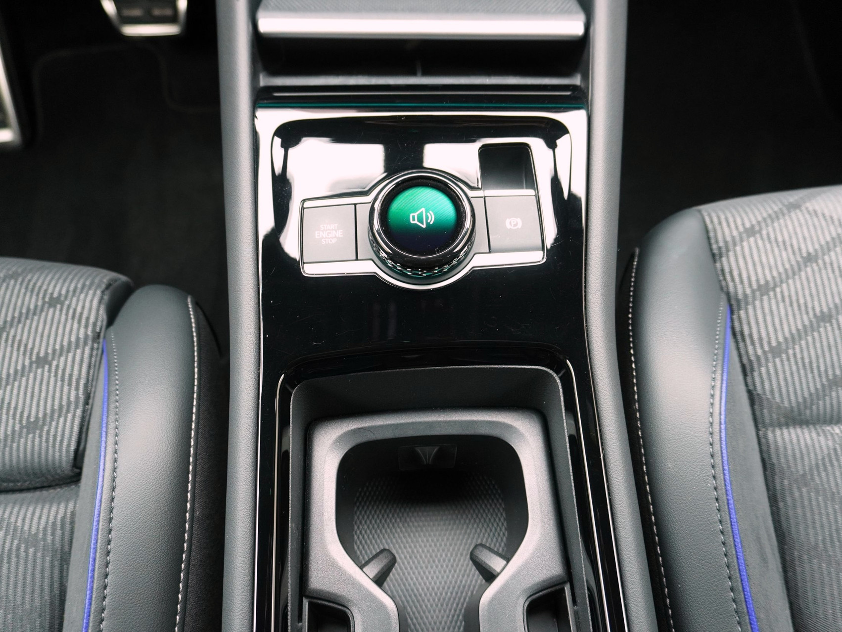 VW Tiguan 2.0 TSI DSG R-Line Black Style 4Motion (2025)