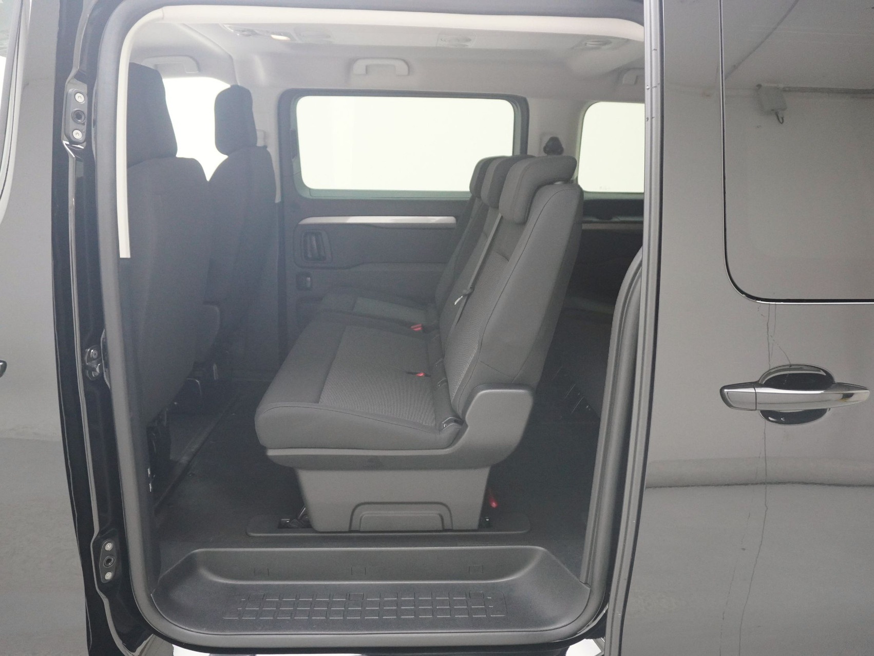 PEUGEOT Traveller Long 2.0 BlueHDi Business