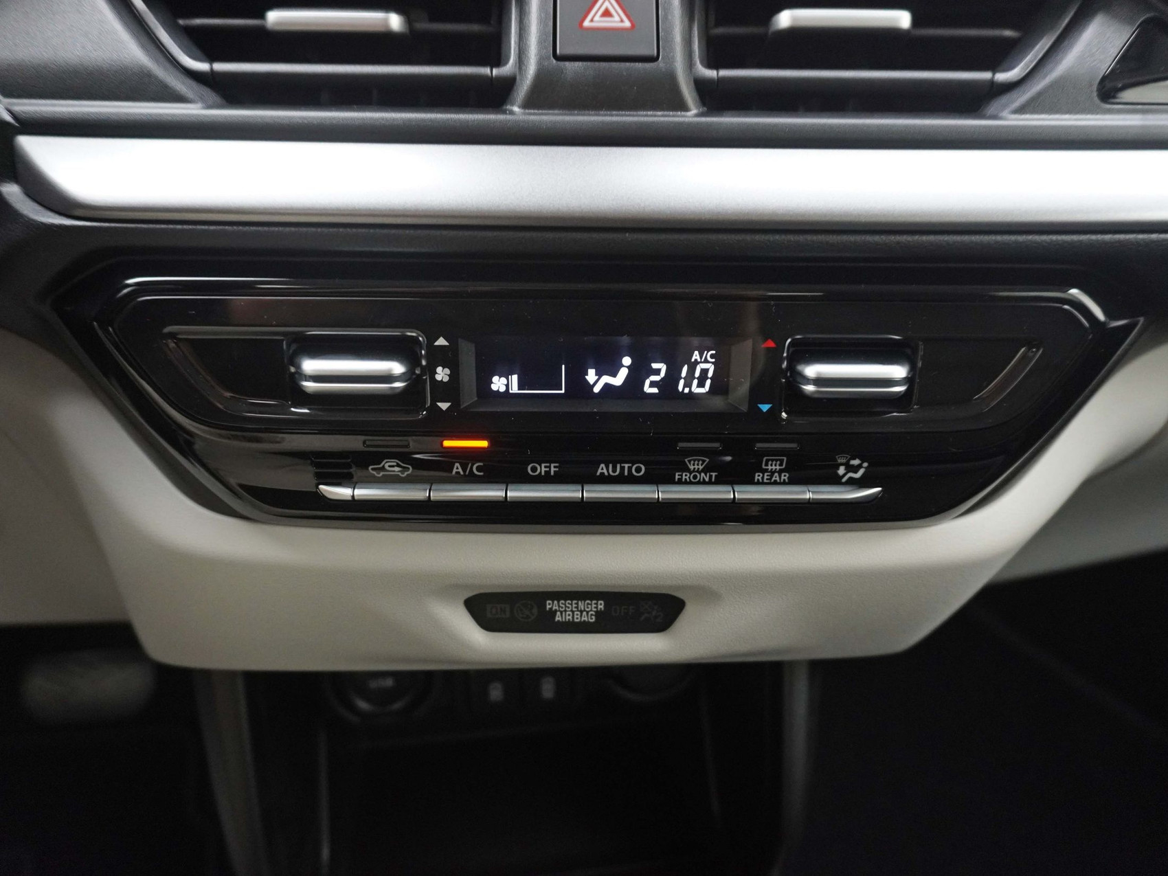 SUZUKI Swift 1.2 Compact Top Hybrid