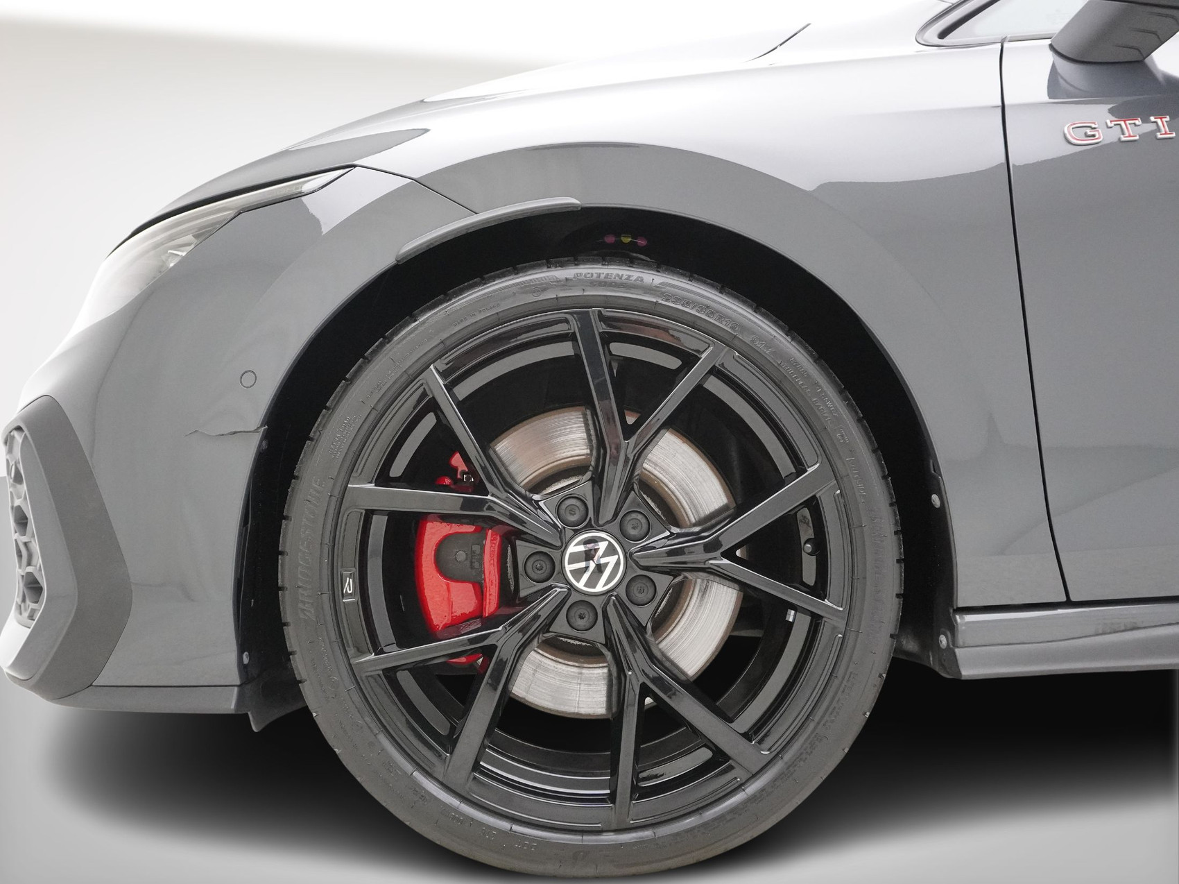 VW Golf 8.5 2.0 TSI DSG GTI Black Style (2025) ** Anhängerkupplung / Harman/Kardon / Panoramadach**