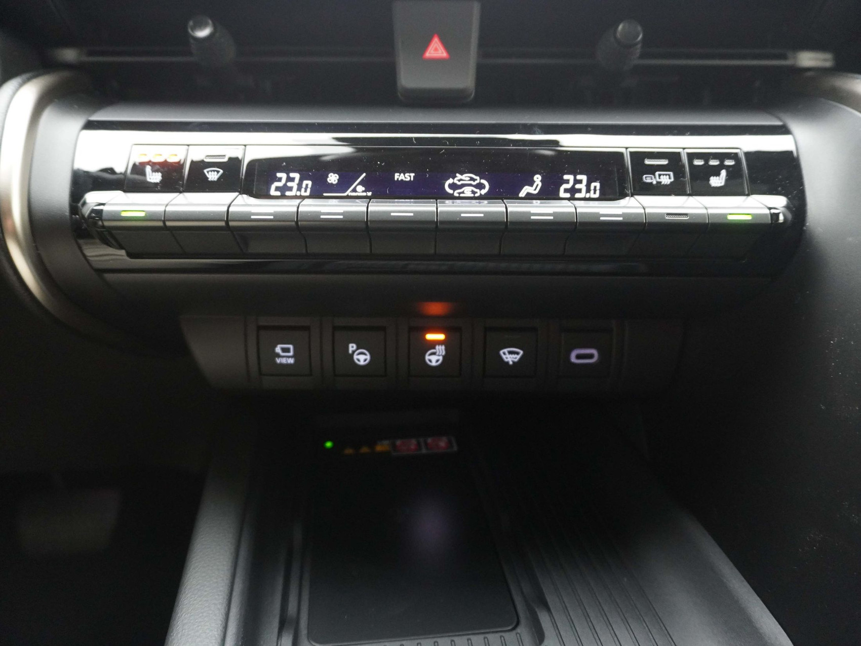 TOYOTA C-HR 2.0 HEV Style 4×4 ** Panoramadach **