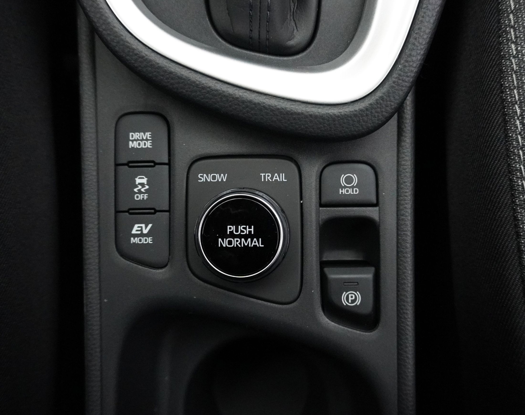 TOYOTA Yaris Cross 1.5 VVT-i HSD Trend AWD-i ** 4×4 **