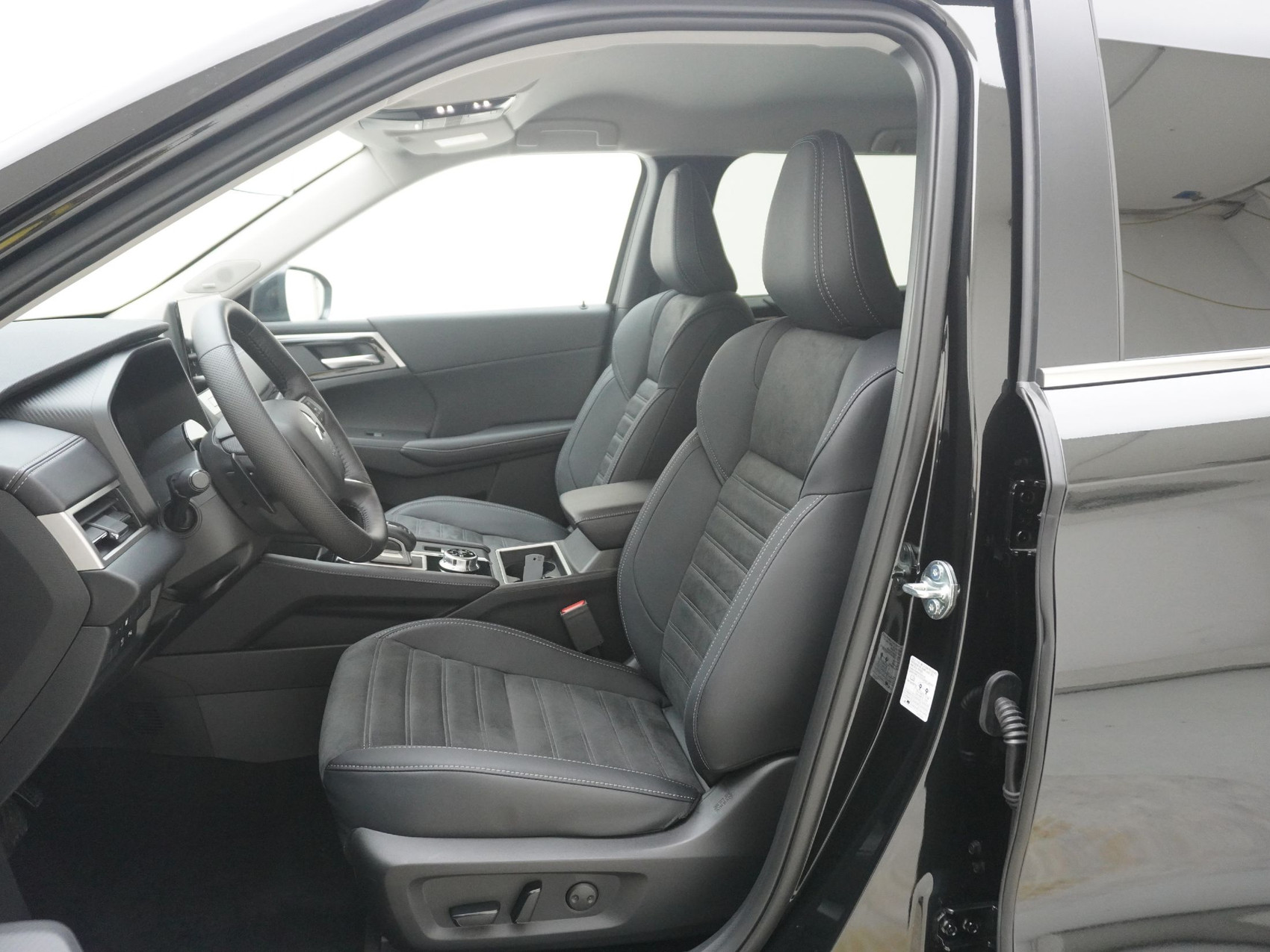 MITSUBISHI Outlander 2.4 PHEV Invite 4×4