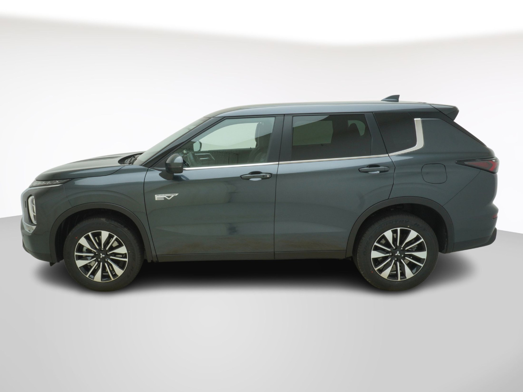 MITSUBISHI Outlander 2.4 PHEV Invite 4×4