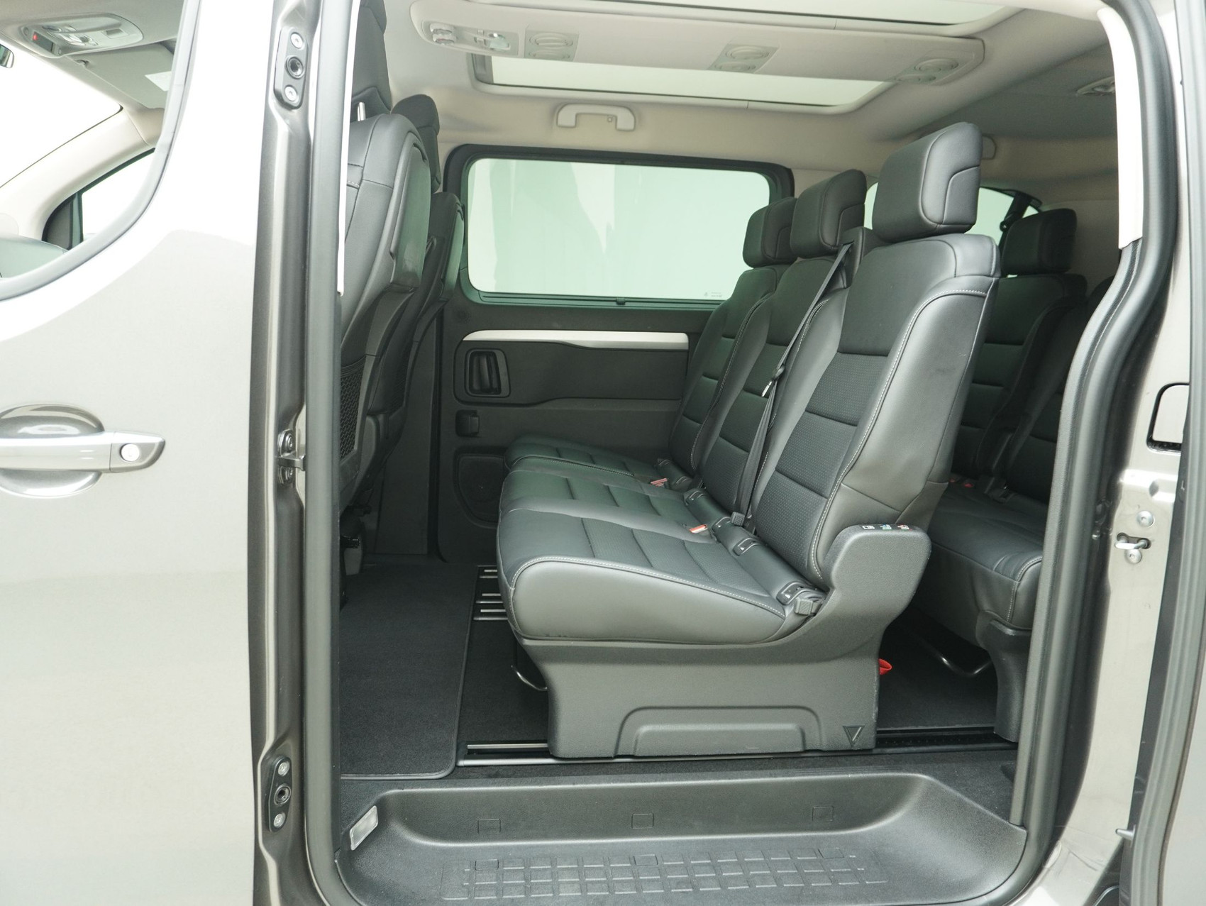 PEUGEOT Traveller Standard 2.0 BlueHDi Allure