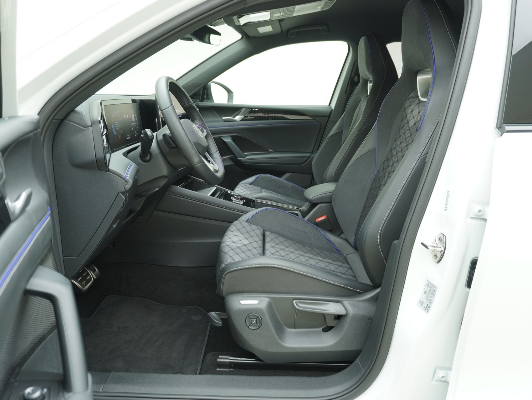 VW Tiguan 2.0 TSI DSG R-Line Black Style 4Motion (2025)