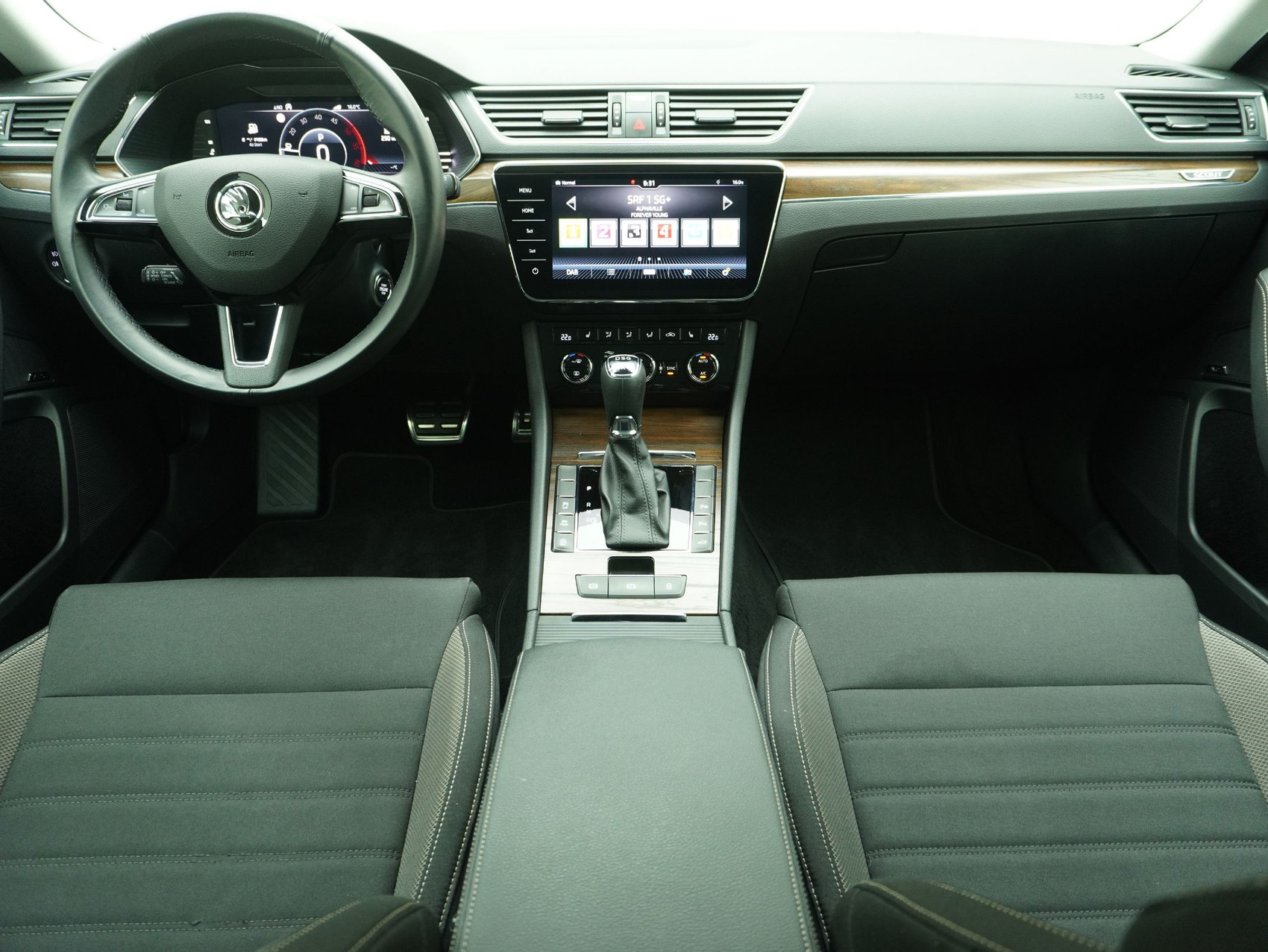 SKODA Superb Combi Scout 2.0 TDI DSG 4×4