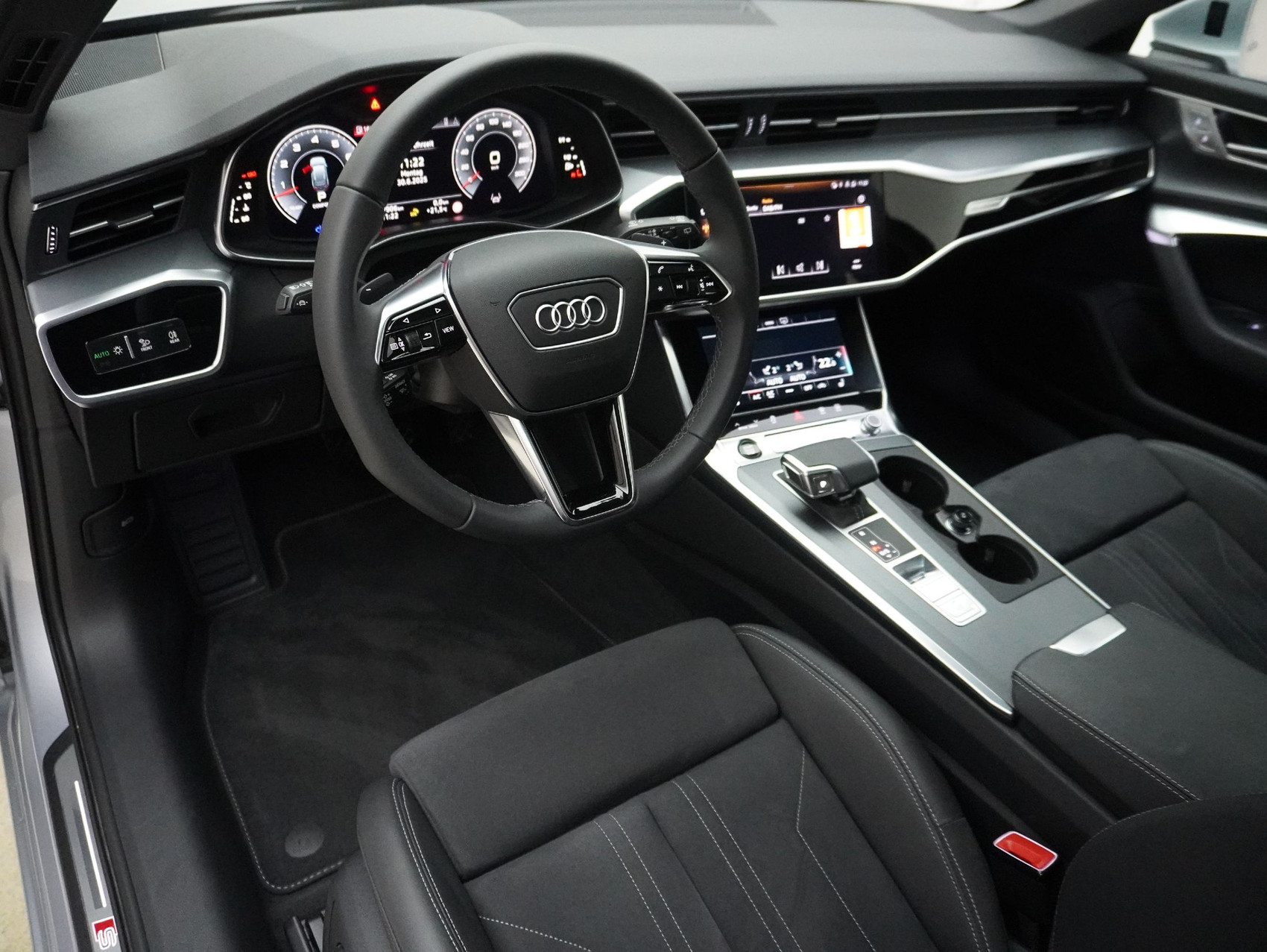 AUDI A6 Avant 55 TFSI S Line quattro S-Tronic **Werksgarantie bis 10.2029**