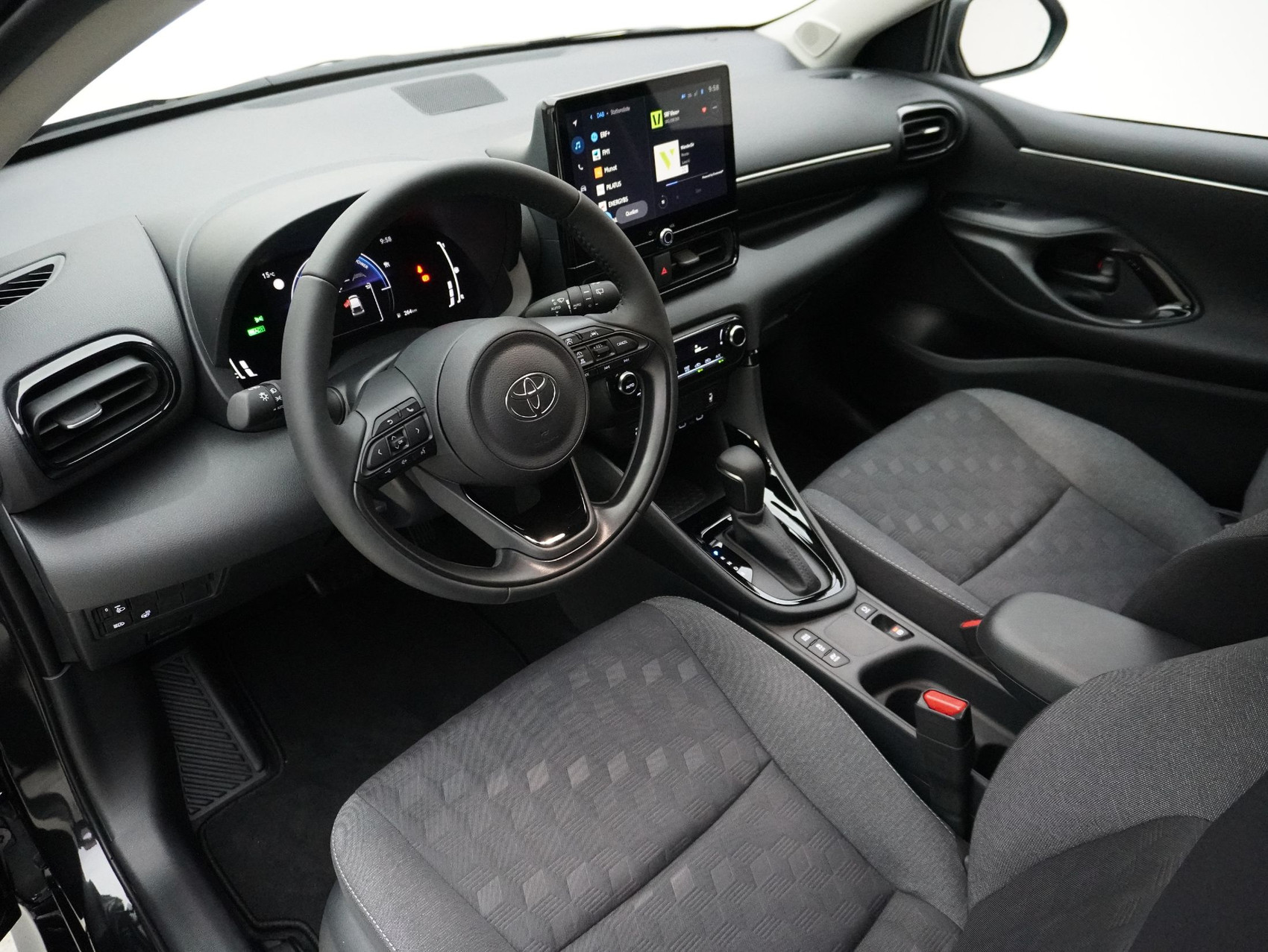 TOYOTA Yaris 1.5 VVT-i HSD Trend ** inkl. W-Räder **