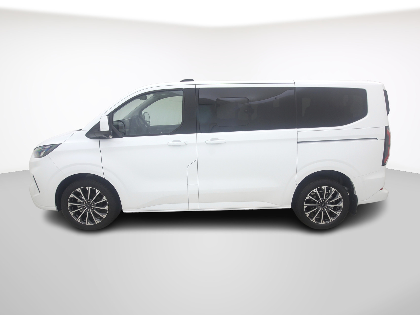 FORD Tourneo Custom 320 L1 2.0 TDCI 4×4 Titanium X