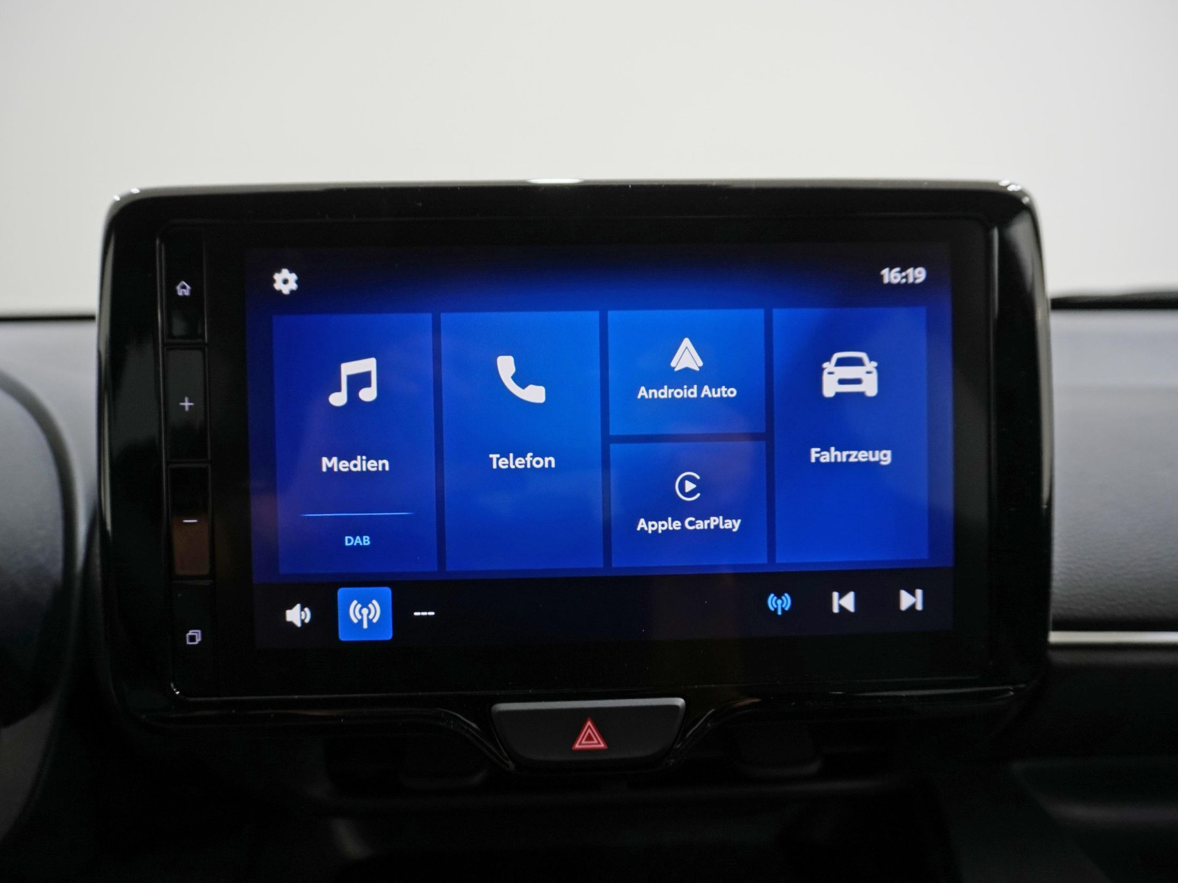 MAZDA 2 1.5 Hybrid Homura