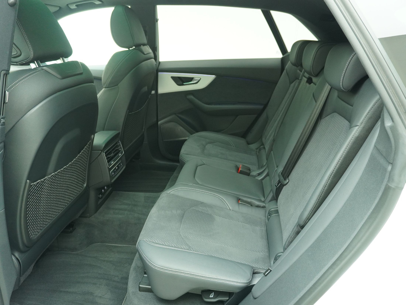 AUDI Q8 SUV 55 TFSI e S line quattro T-Tronic **Audi Werksgarantie bis 06/2030**