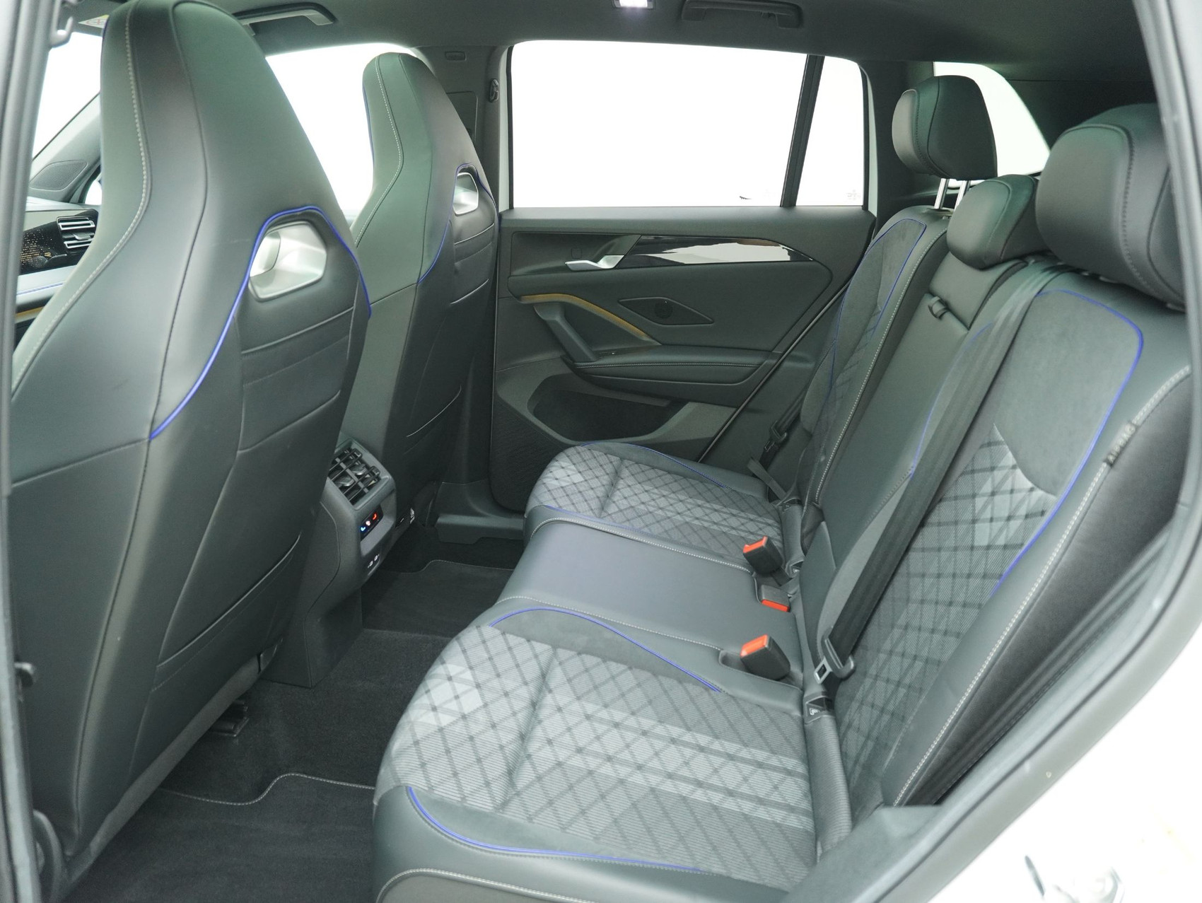 VW Tiguan 2.0 TSI DSG R-Line Black Style 4Motion (2025)