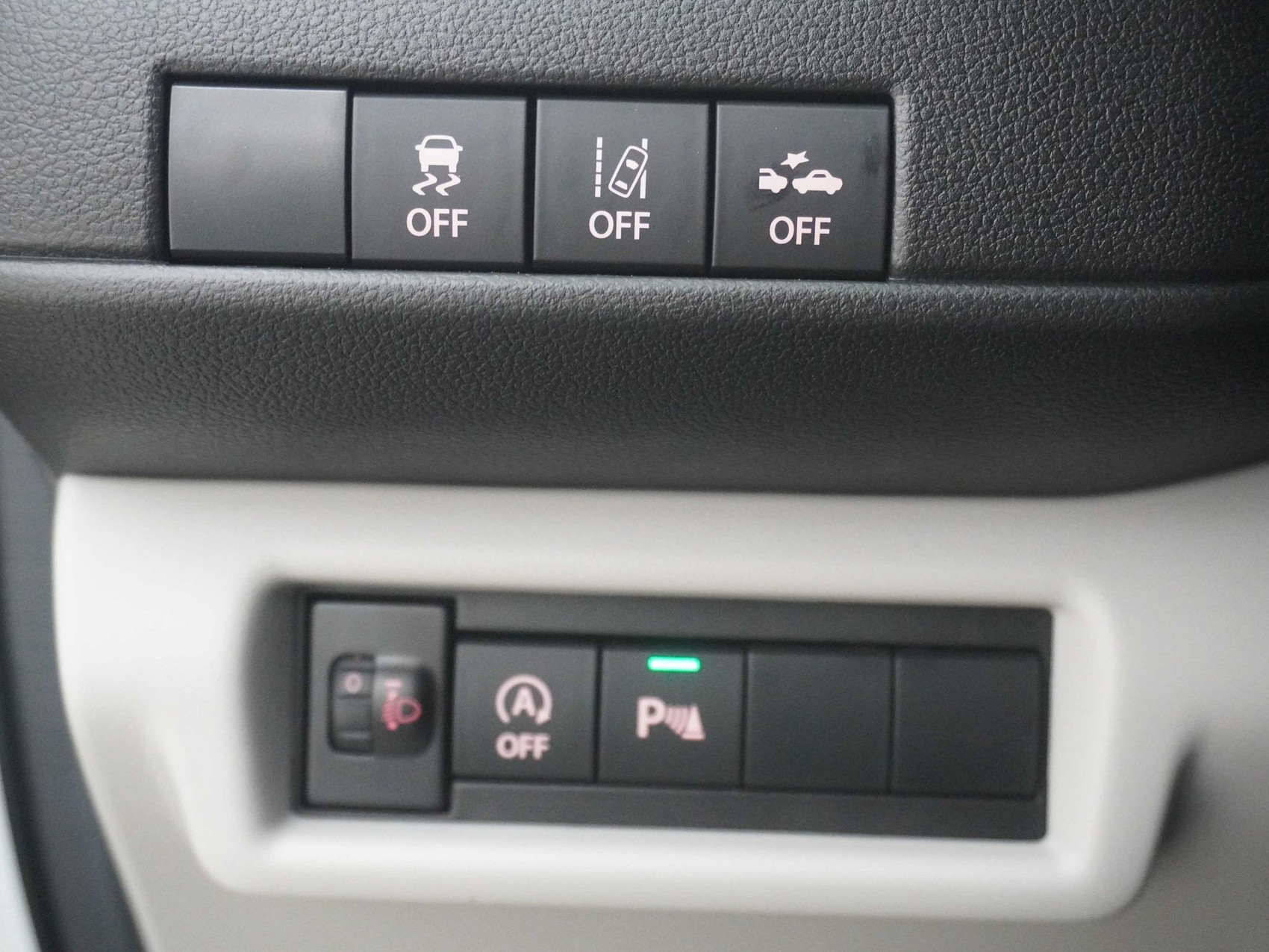 SUZUKI Swift 1.2 Tradizio Top Hybrid 4×4