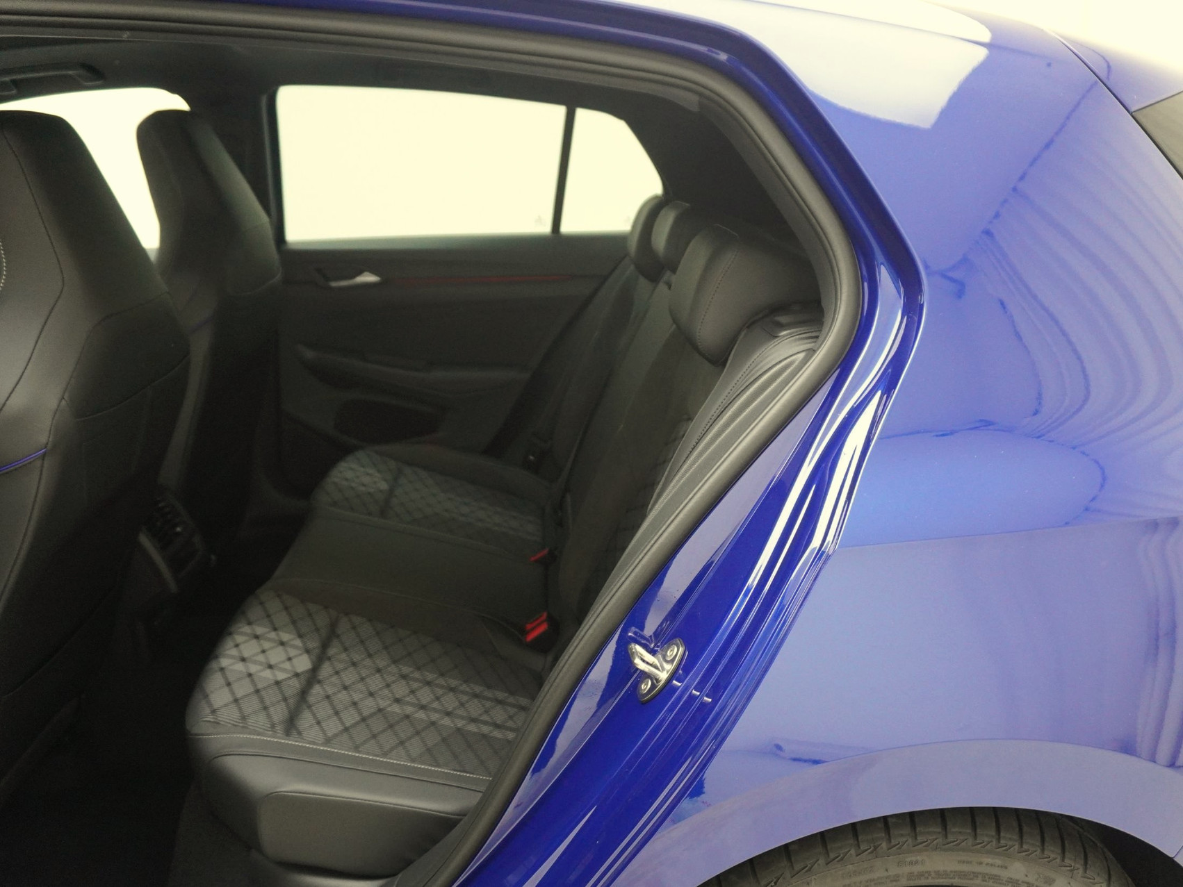 VW Golf VIII 1.5 eTSI R-Line DSG