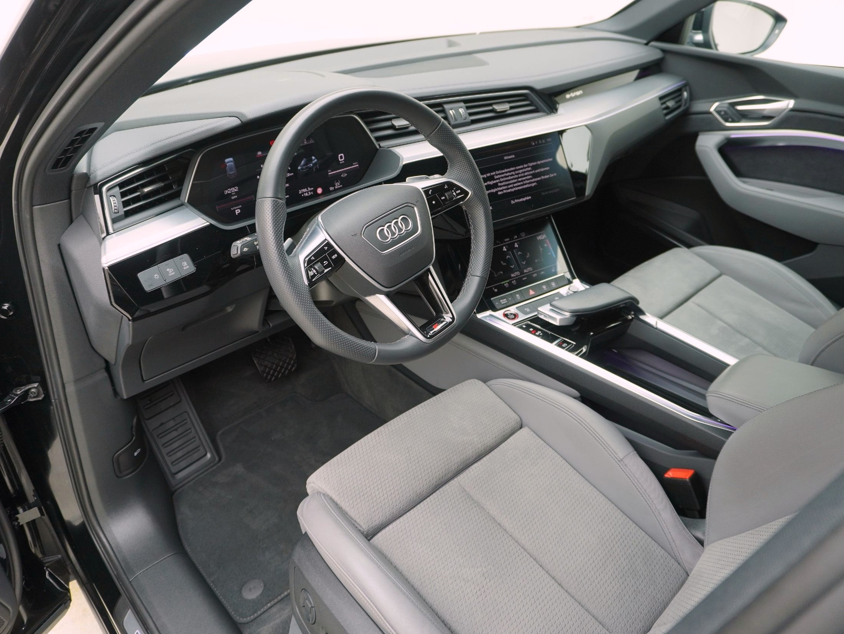 AUDI e-tron S quattro