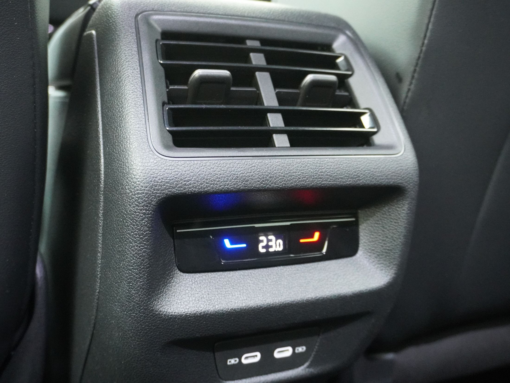 VW Tiguan 2.0 TSI DSG R-Line Black Style 4Motion (2025)