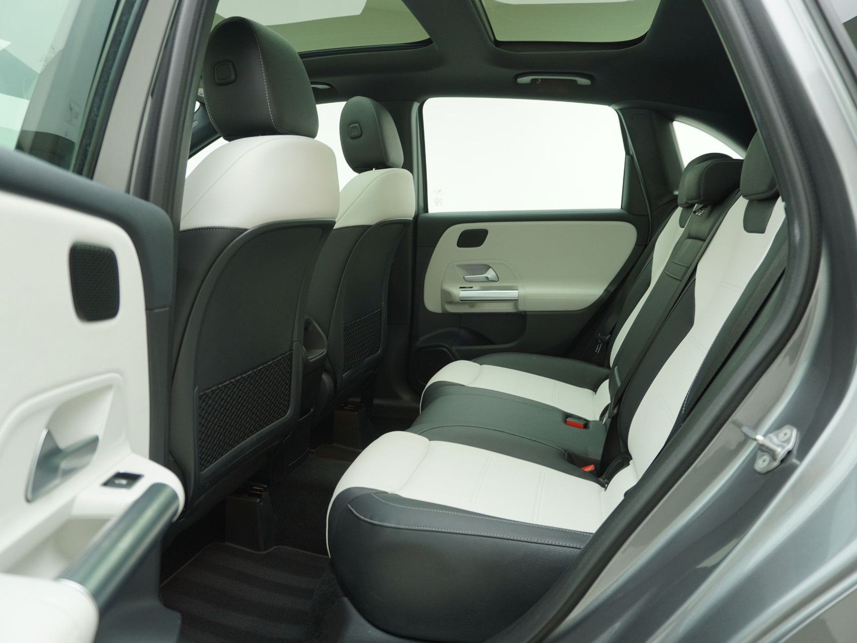 MERCEDES-BENZ B-Klasse B 250 AMG Line 4matic