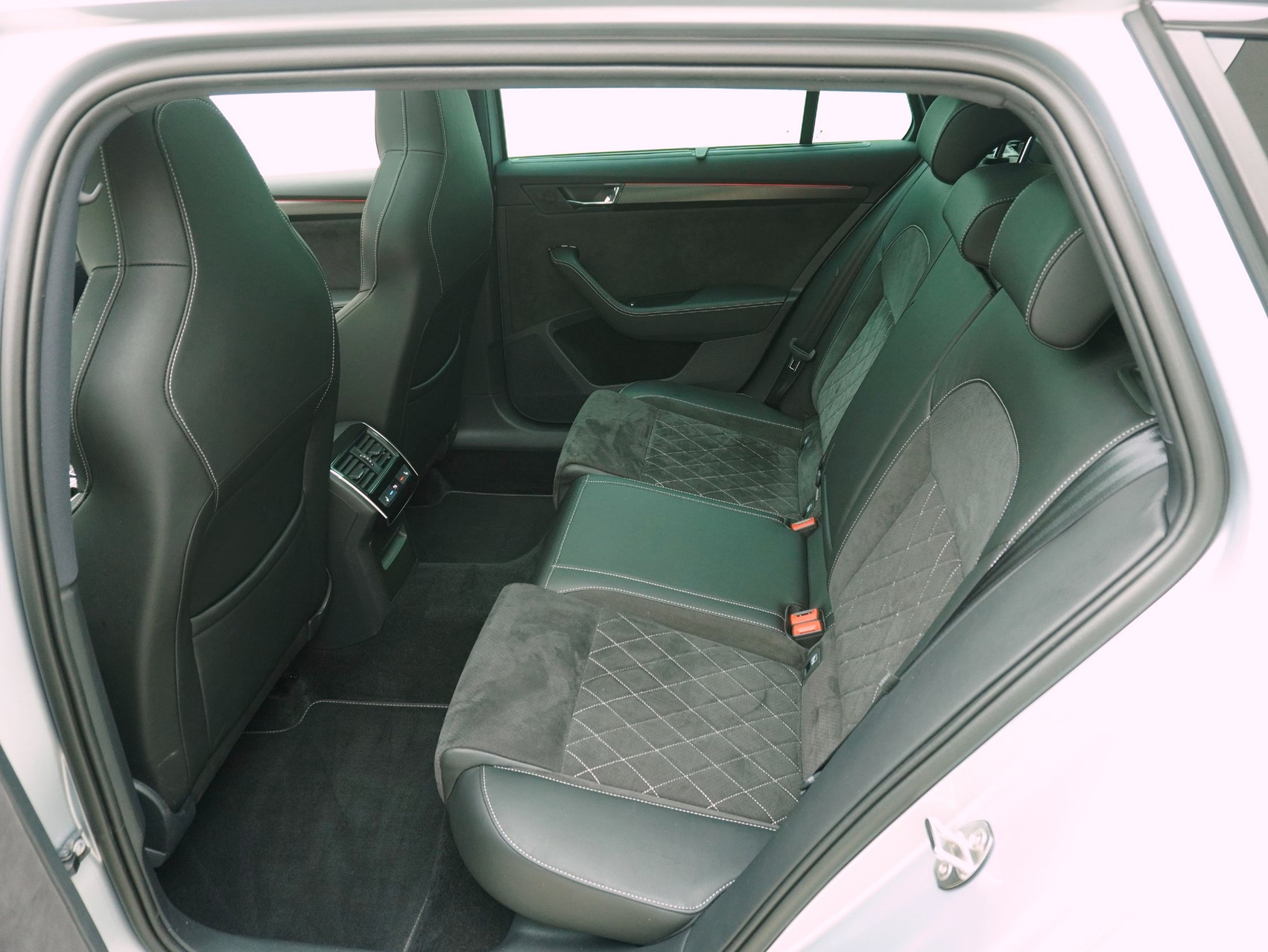 SKODA Superb Combi 2.0 TSI DSG Sport Line 4×4