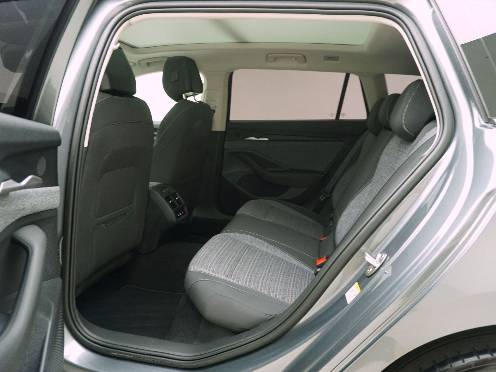 SKODA Superb 2.0 TDI DSG Selection Loft 4×4