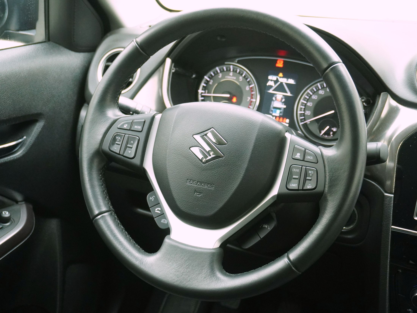 SUZUKI Vitara 1.4 T Compact Top Hybrid 4×4