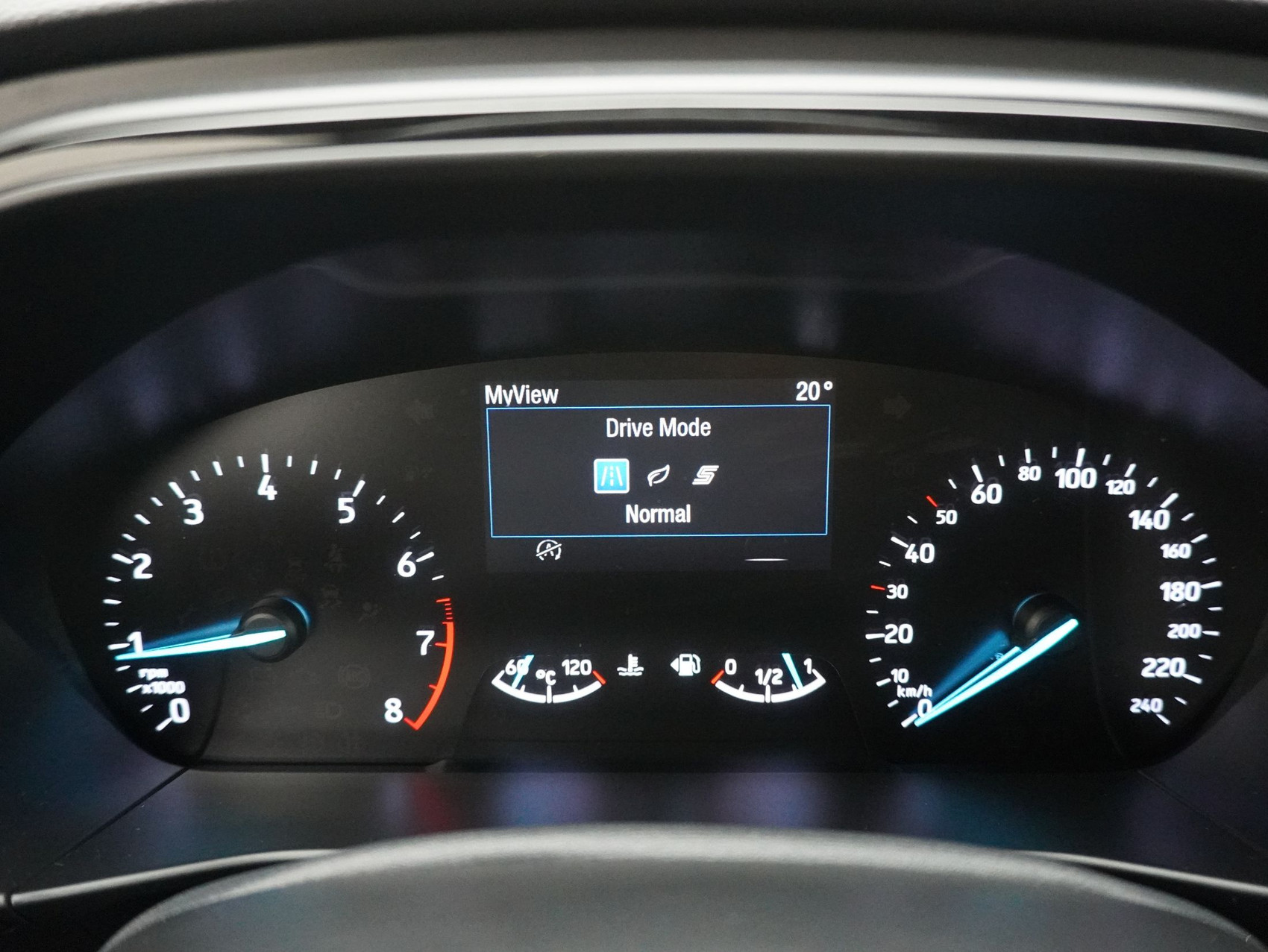 FORD Focus Station Wagon 1.0i EcoB 125 ST-Line