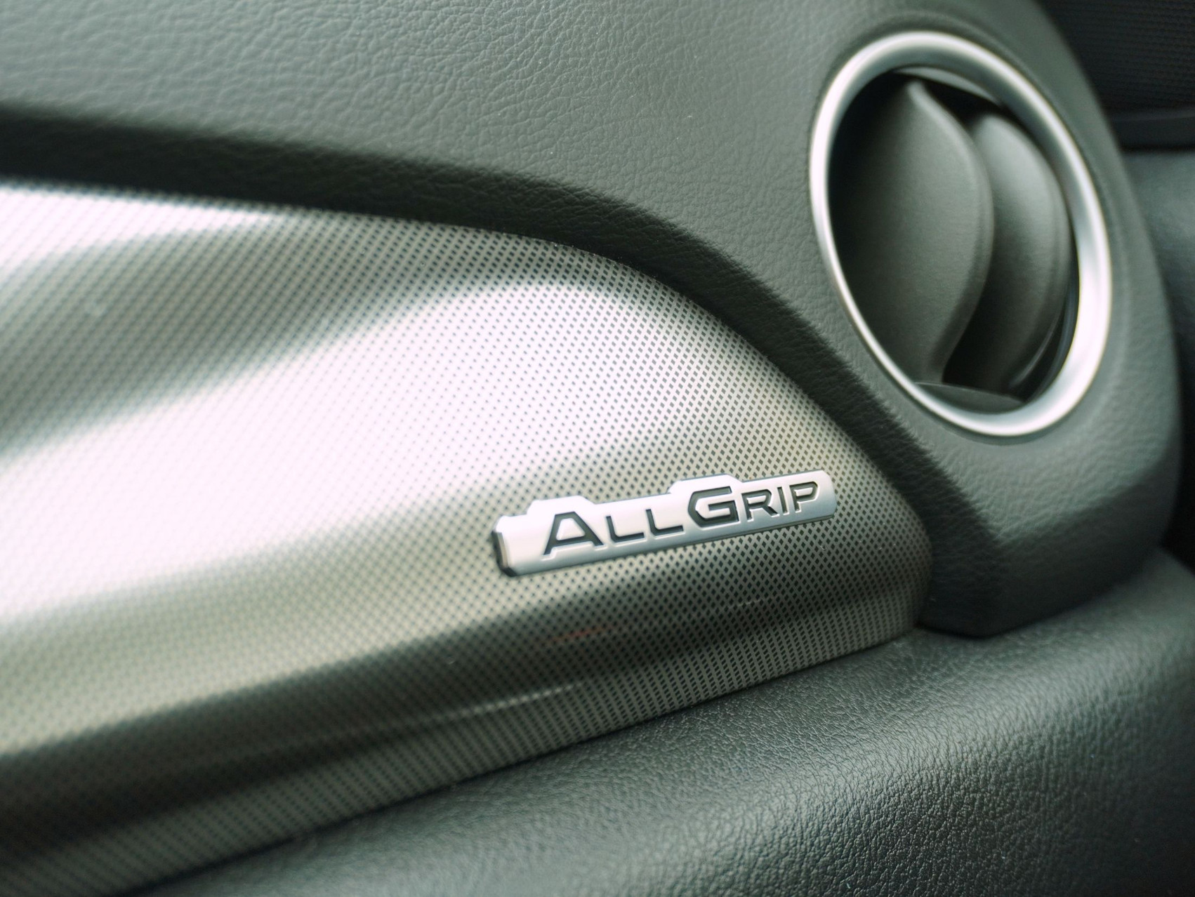 SUZUKI Vitara 1.4 T Compact Top Hybrid 4×4