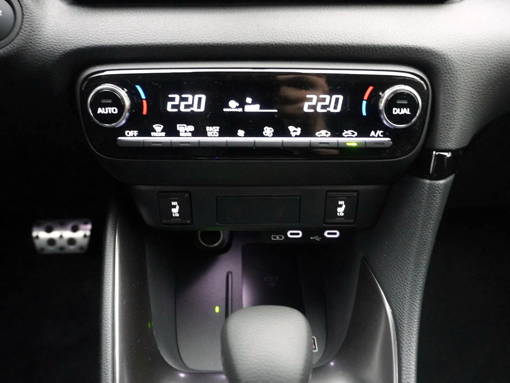 TOYOTA Yaris 1.5 VVT-i HSD GR Sport ** mit Head-Up **