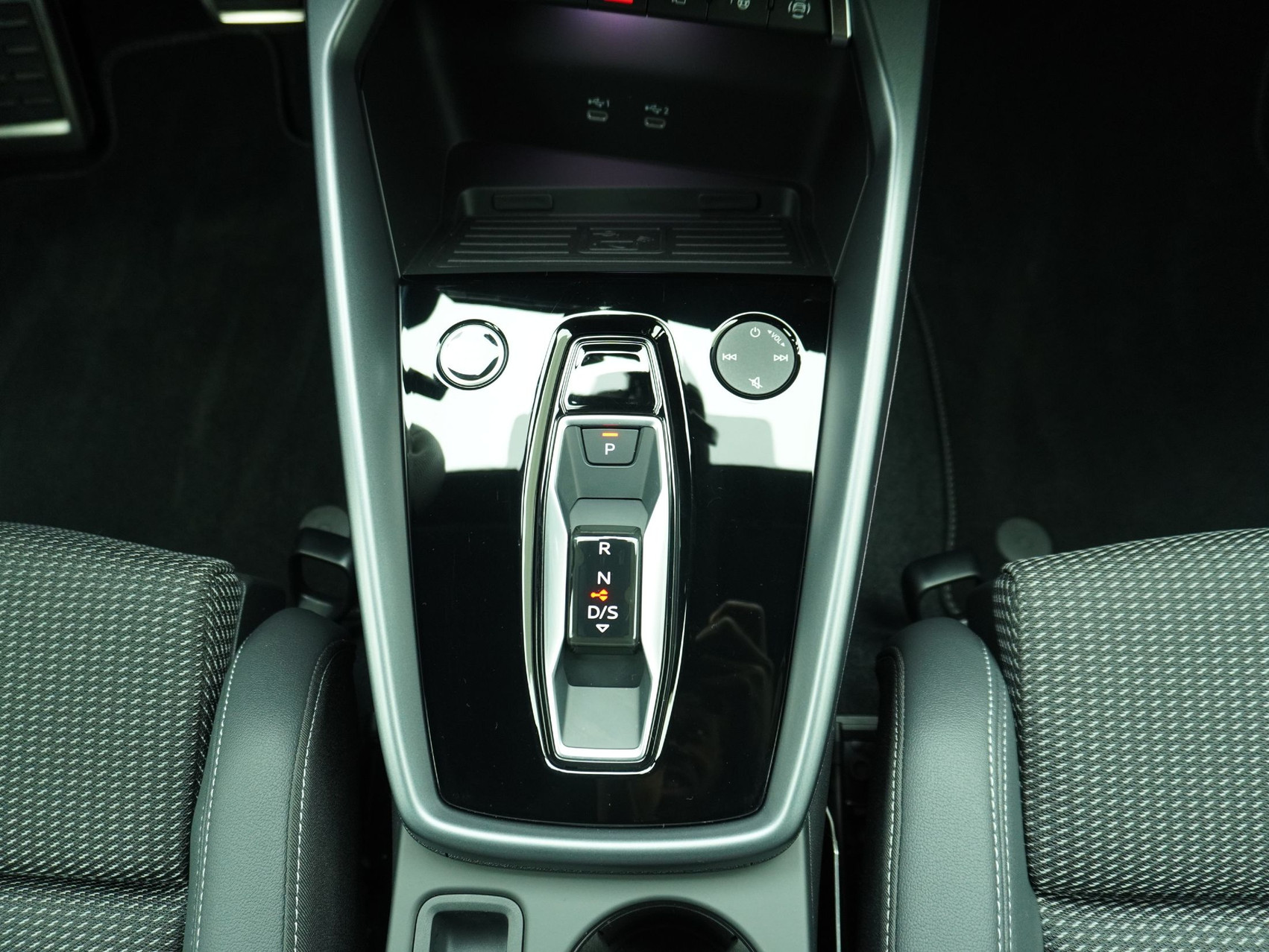 AUDI A3 Sportback 40 TFSI e S line S-Tronic **Audi Werksgarantie bis 04/2030**