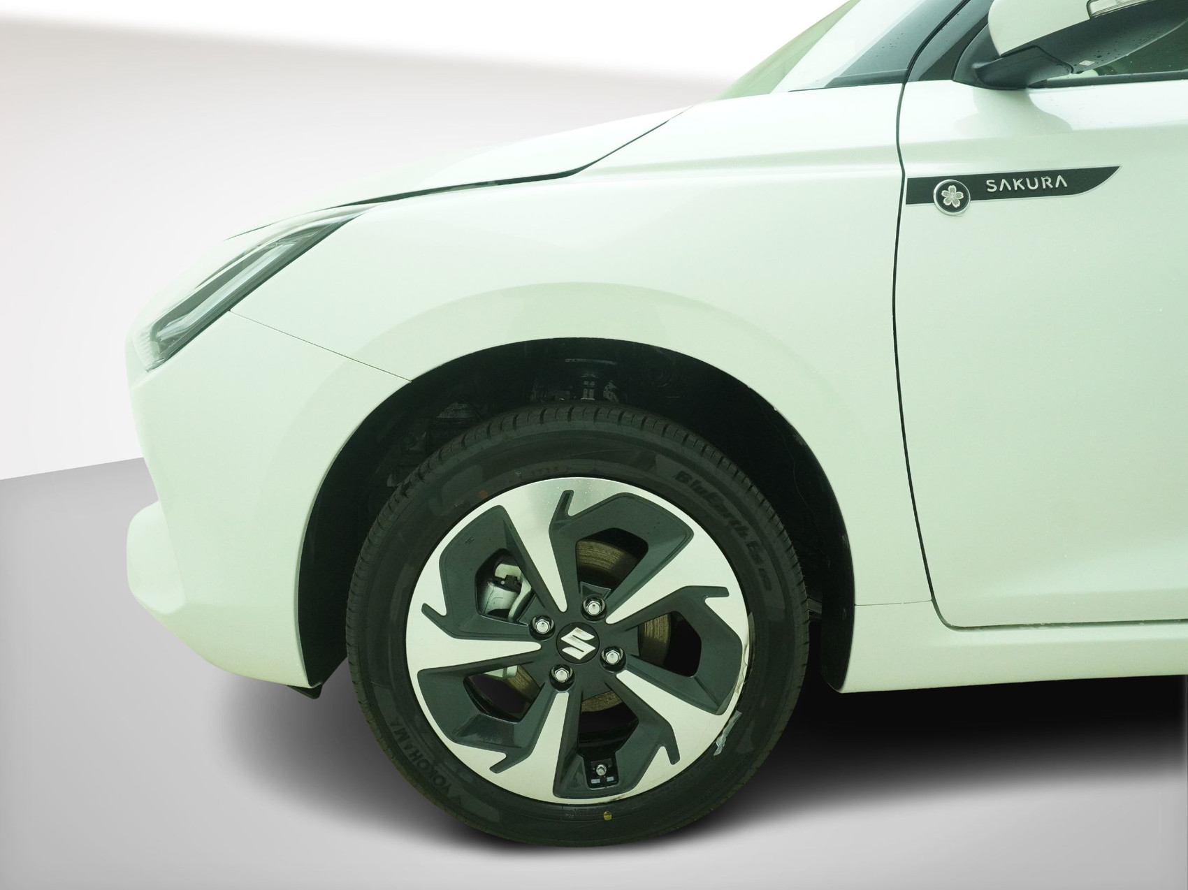 SUZUKI Swift 1.2 Sakura Top Hybrid 4×4