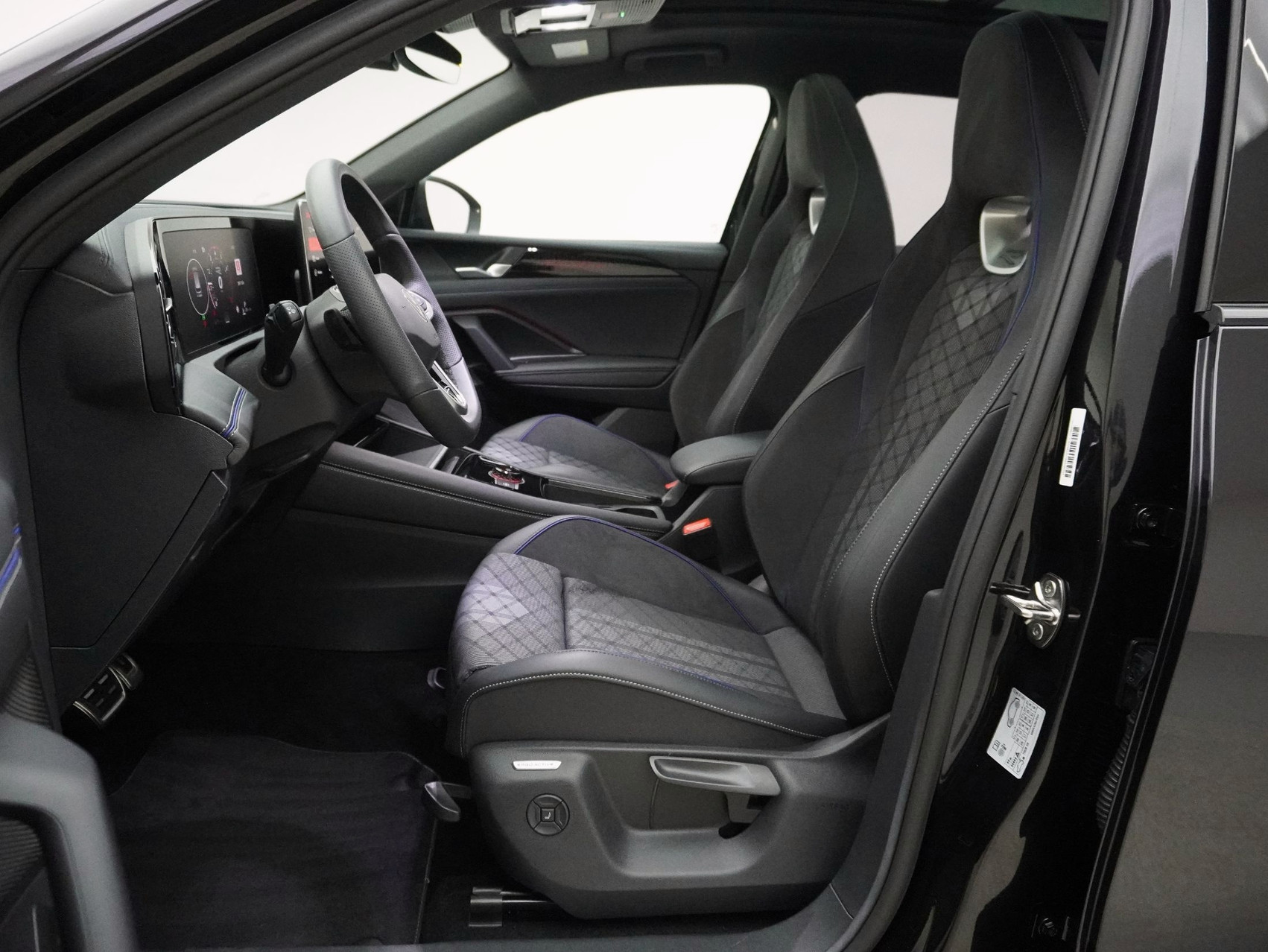 VW Tiguan 2.0 TSI DSG R-Line Black Style 4Motion (2025)