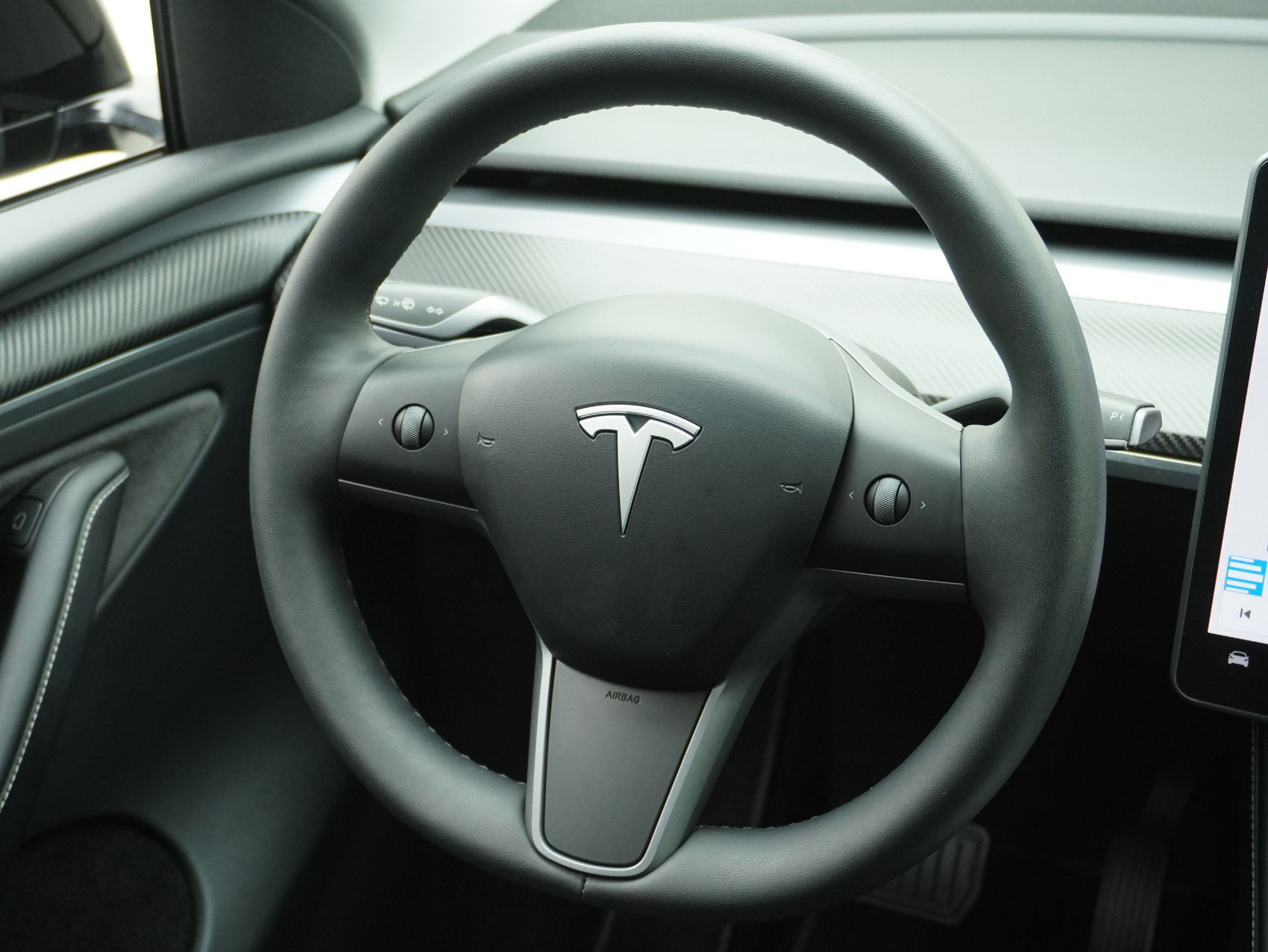 TESLA Model Y Long Range RWD