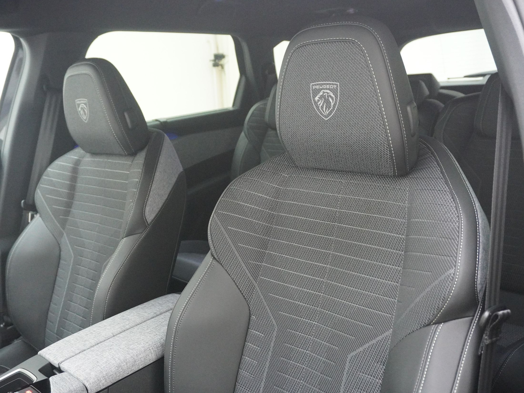 PEUGEOT 5008 1.2 Hybrid GT 7Plätzer