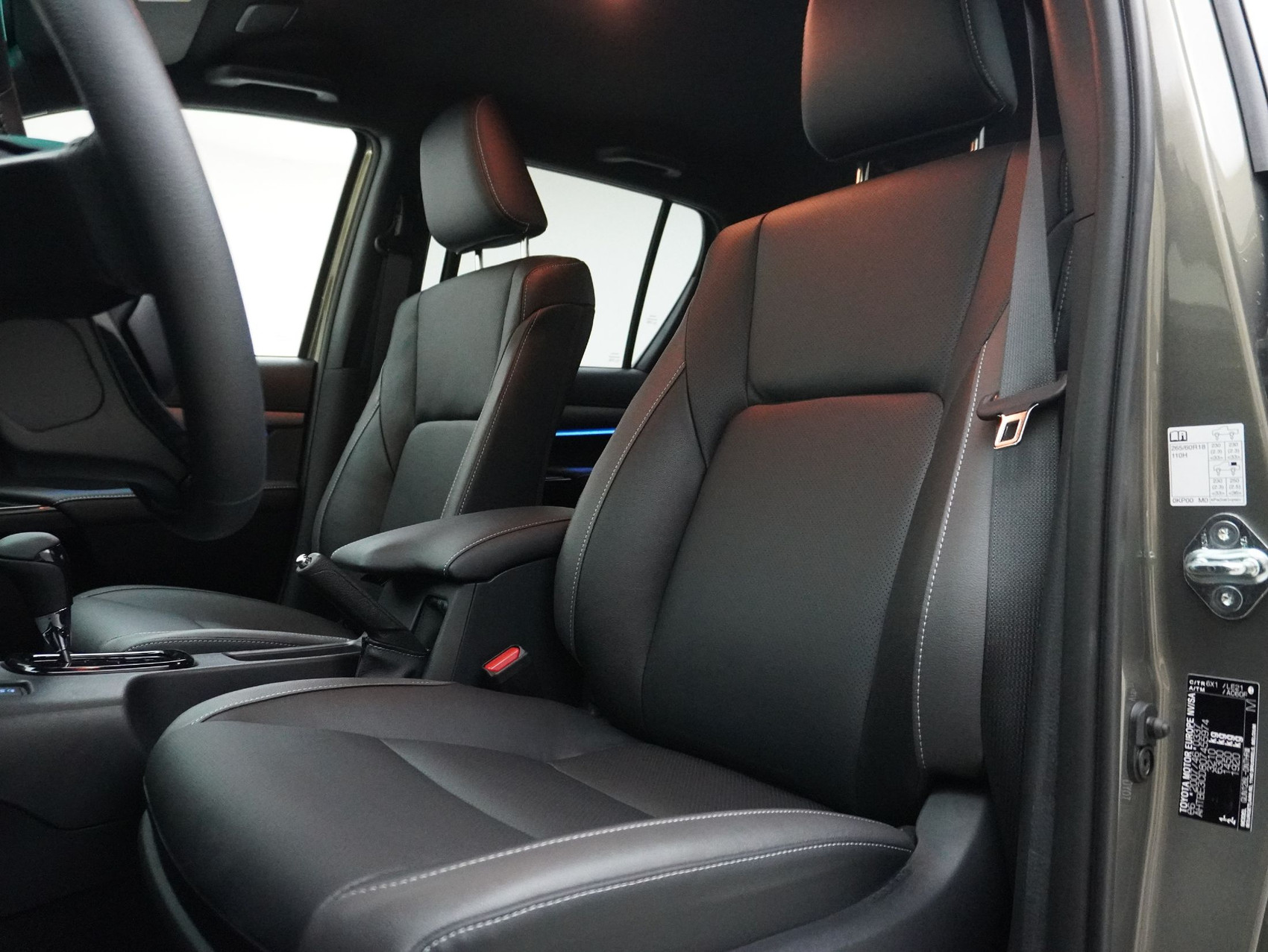 TOYOTA Hilux Double Cab.-Pick-up 2.8 D-4D 204 Invincible MHEV