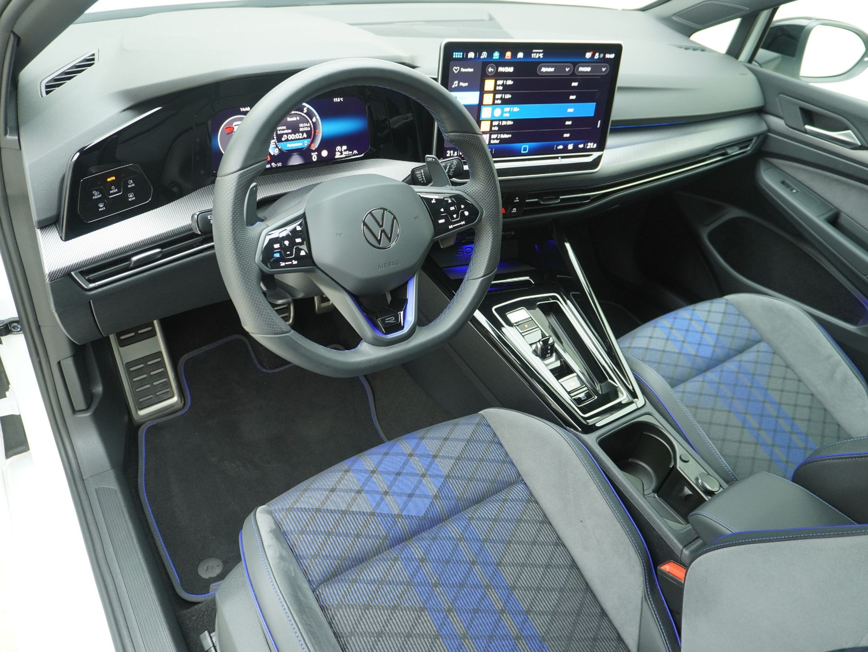 VW Golf 8.5 2.0 TSI DSG R Black Edition 4Motion (2025)