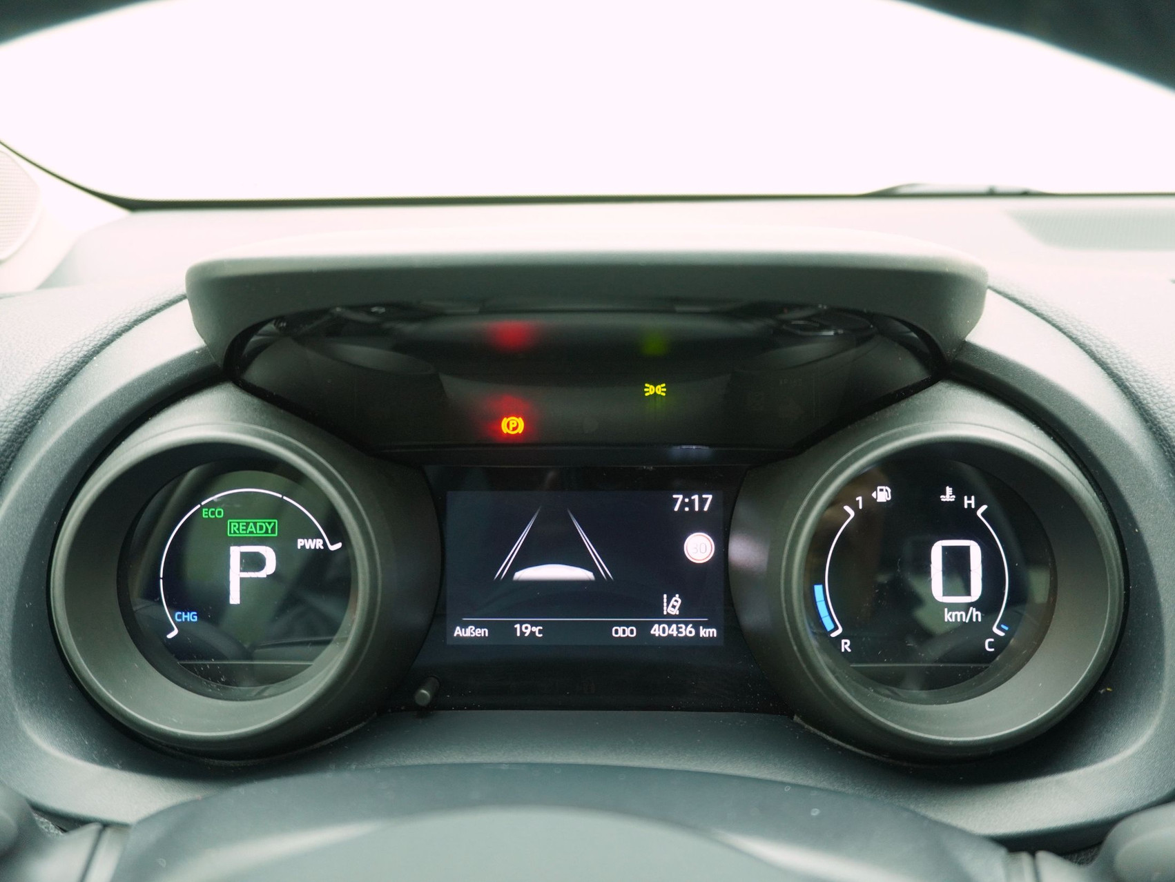 TOYOTA Yaris 1.5 VVT-i HSD Trend