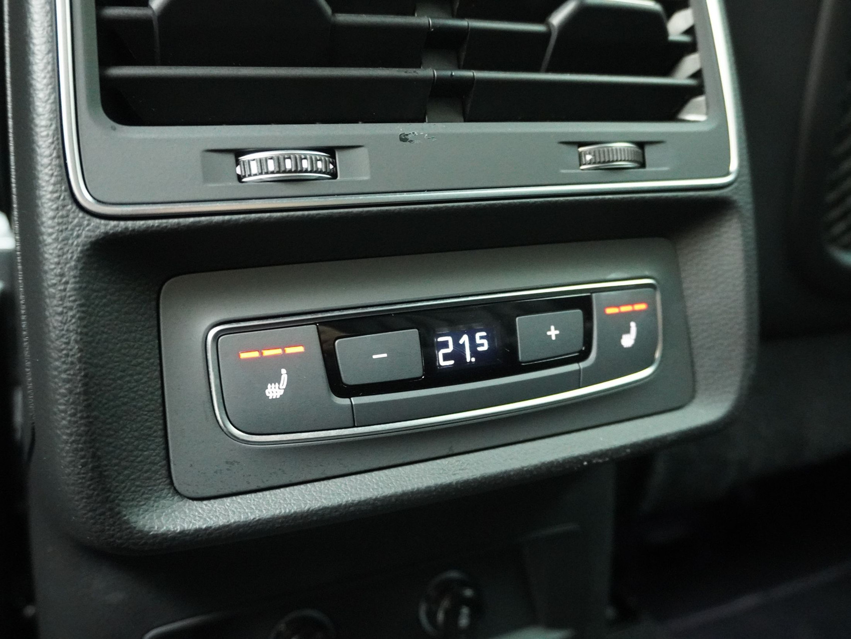 AUDI Q7 SUV 55 TFSI e S Line quattro T-Tronic **Audi Garantie bis 10.2029**