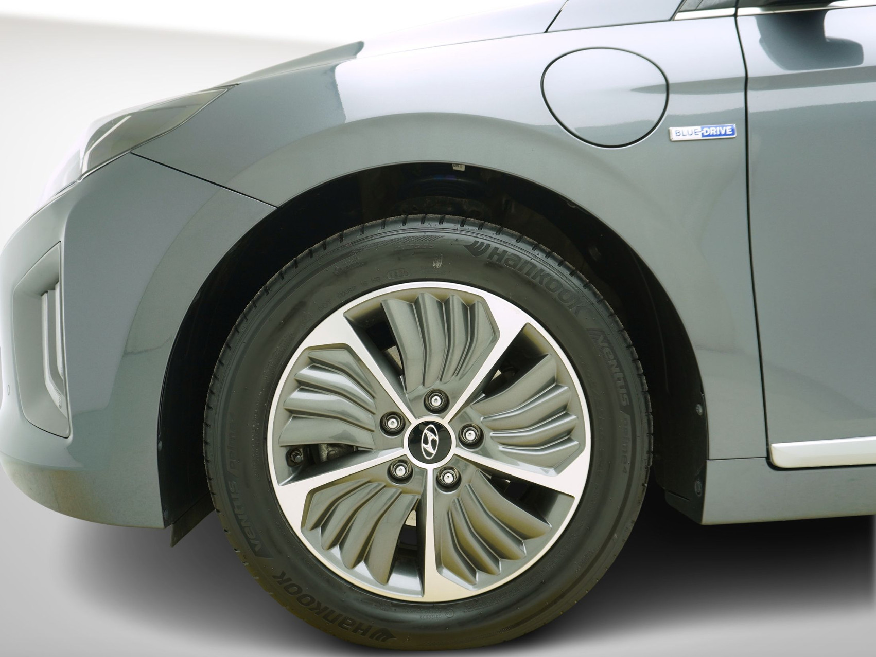 HYUNDAI Ioniq 1.6 GDi PiH Launch Plus