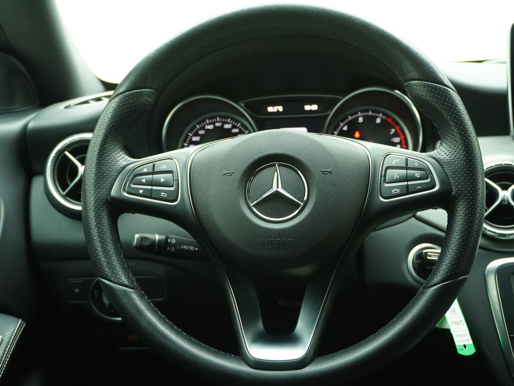 MERCEDES-BENZ CLA-Klasse CLA 200 Night Star Shooting Brake