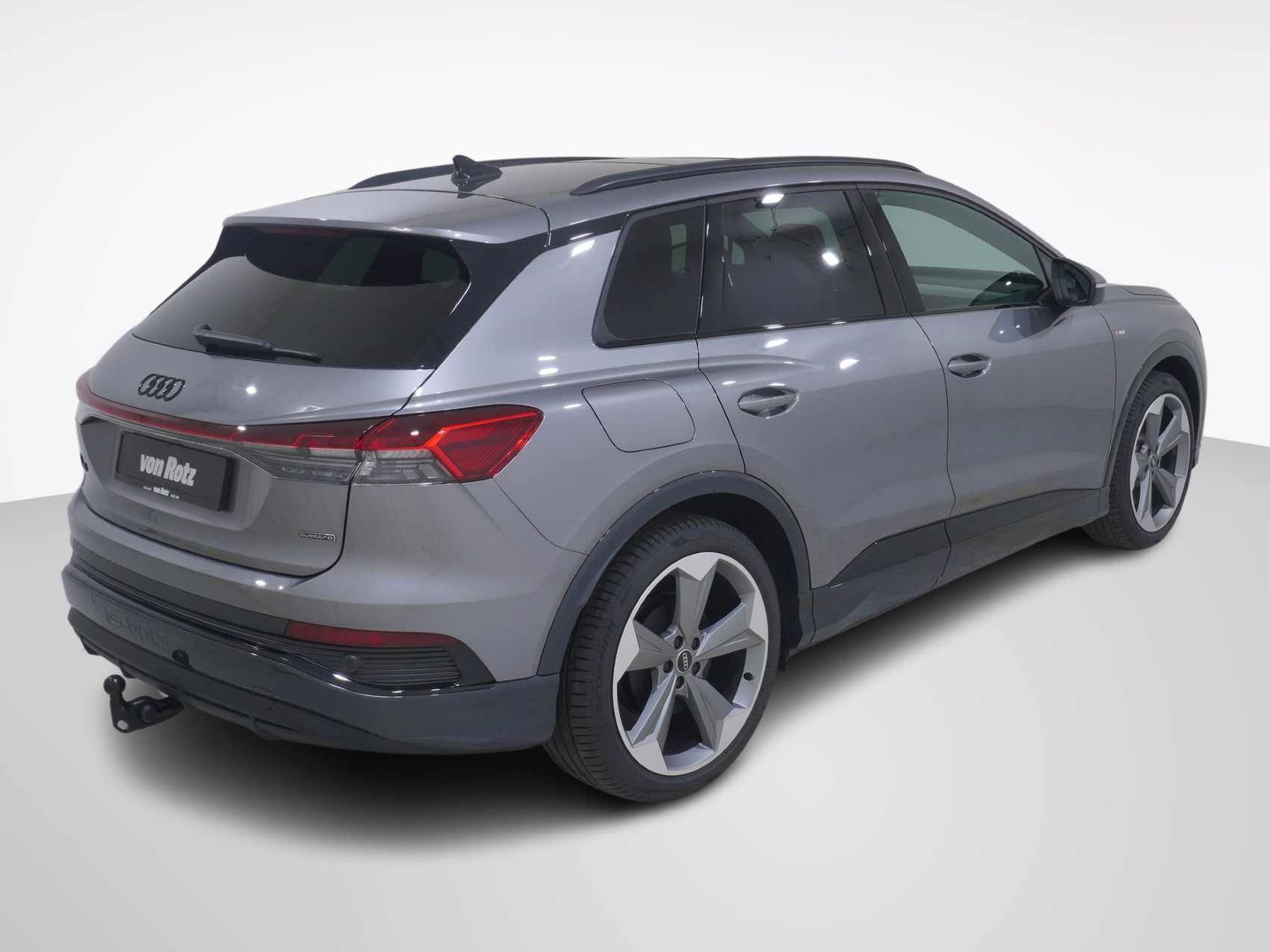 AUDI Q4 e-tron 55 quattro S line